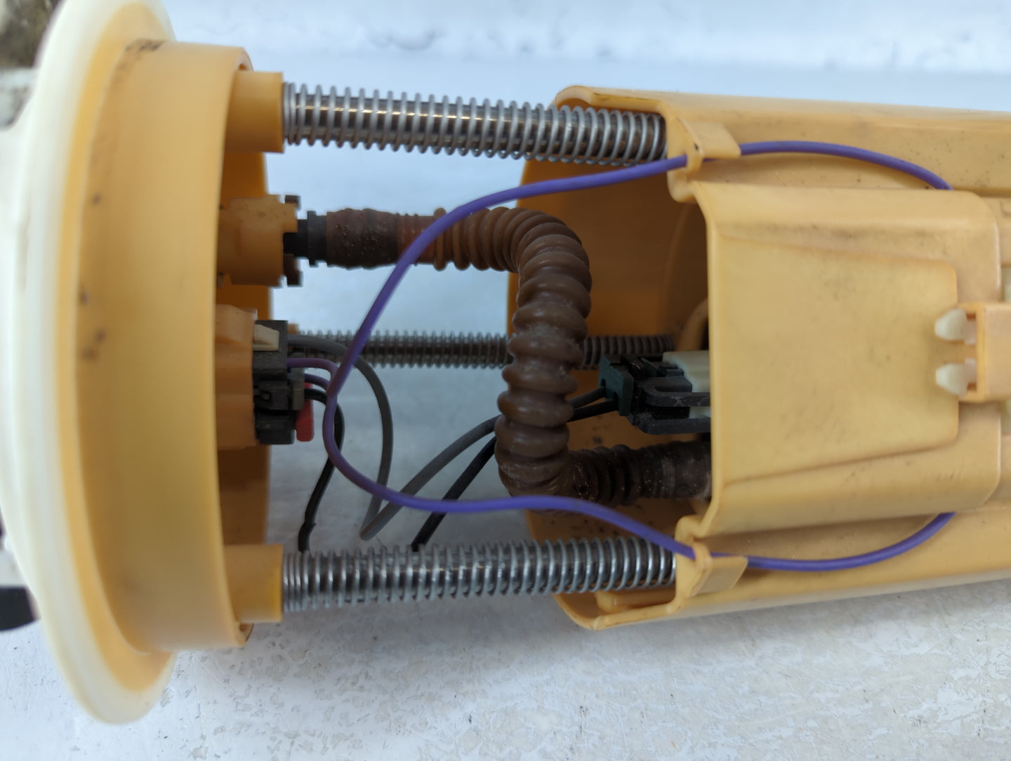 1998-2000 Oldsmobile Silhouette Electrical Gas Fuel Pump Assembly - Oemusedautoparts1.com