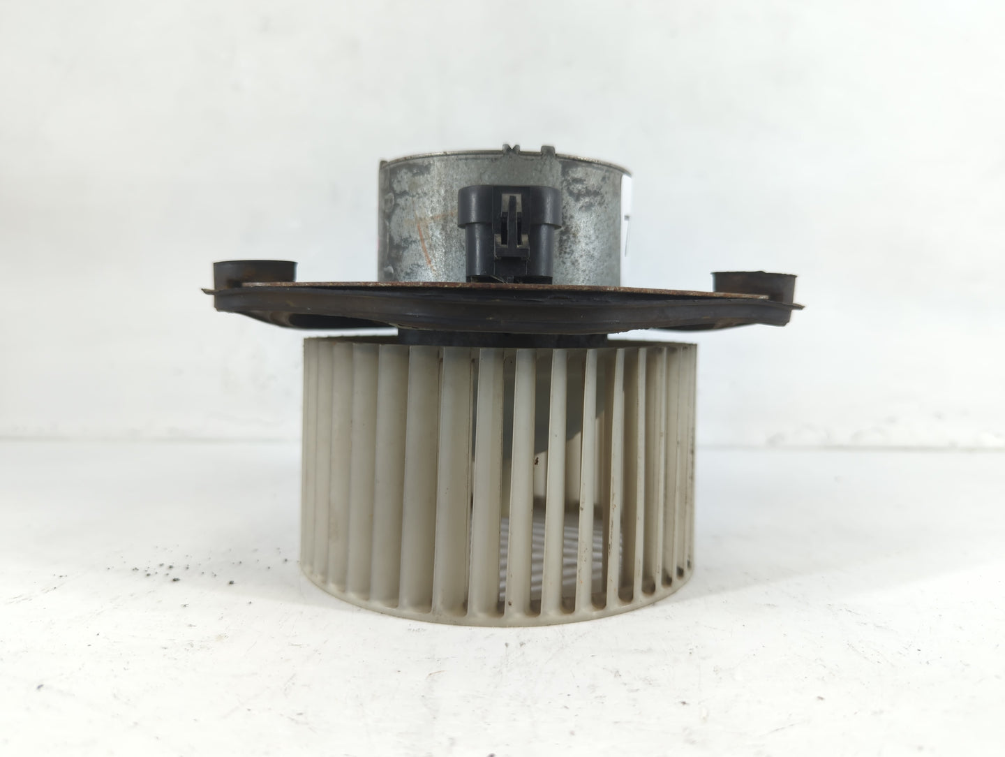 1999-2002 Pontiac Grand Am Rear Heater AC Blower Motor P/N:5050000 Fits Fits 1997 1998 1999 2000 2001 2002 OEM Used Auto Par