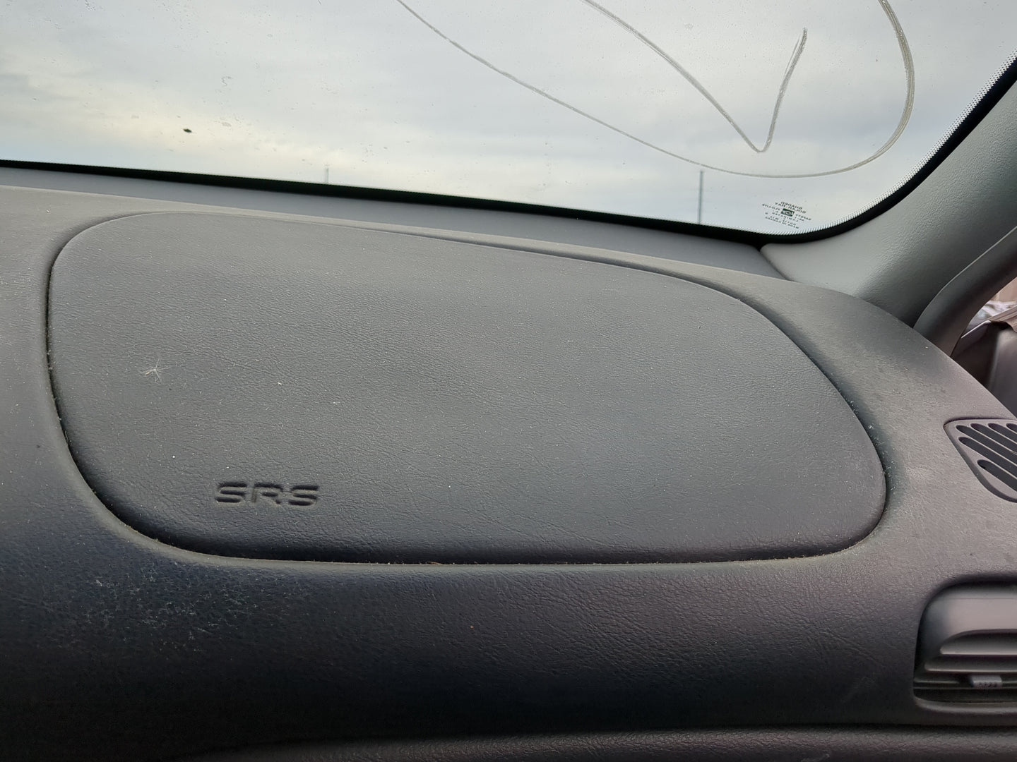 1999 Pontiac Grand Prix Air Bag Passenger Right Dashboard OEM Fits OEM Used Auto Parts - Oemusedautoparts1.com