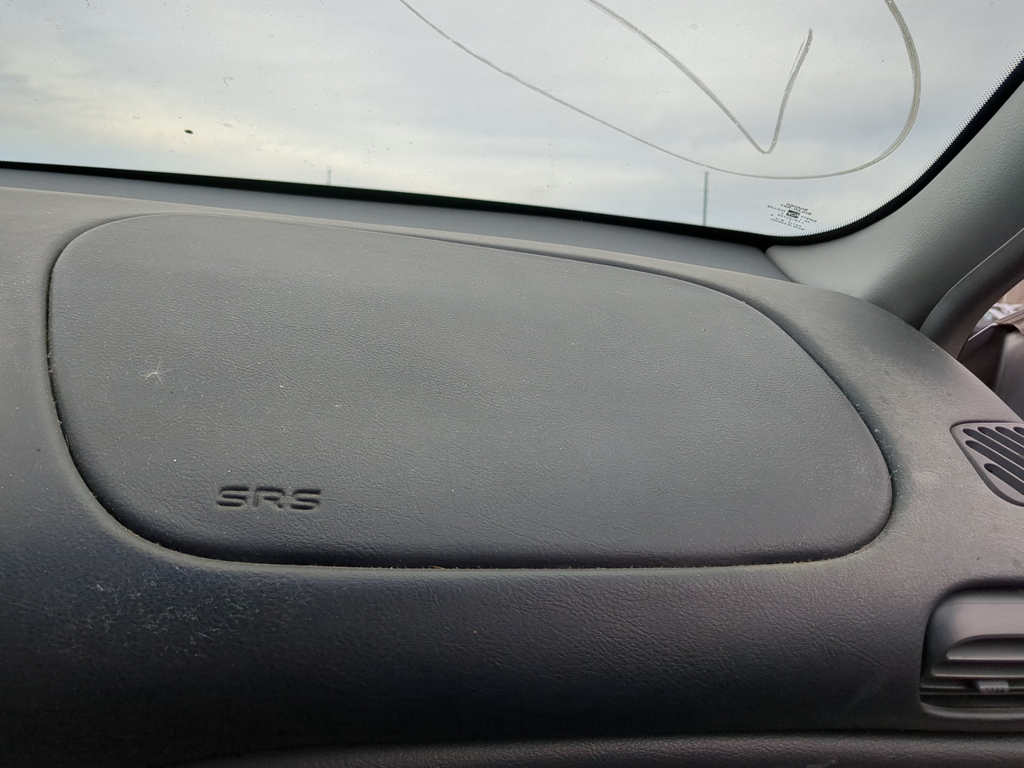 1999 Pontiac Grand Prix Air Bag Passenger Right Dashboard OEM Fits OEM Used Auto Parts - Oemusedautoparts1.com