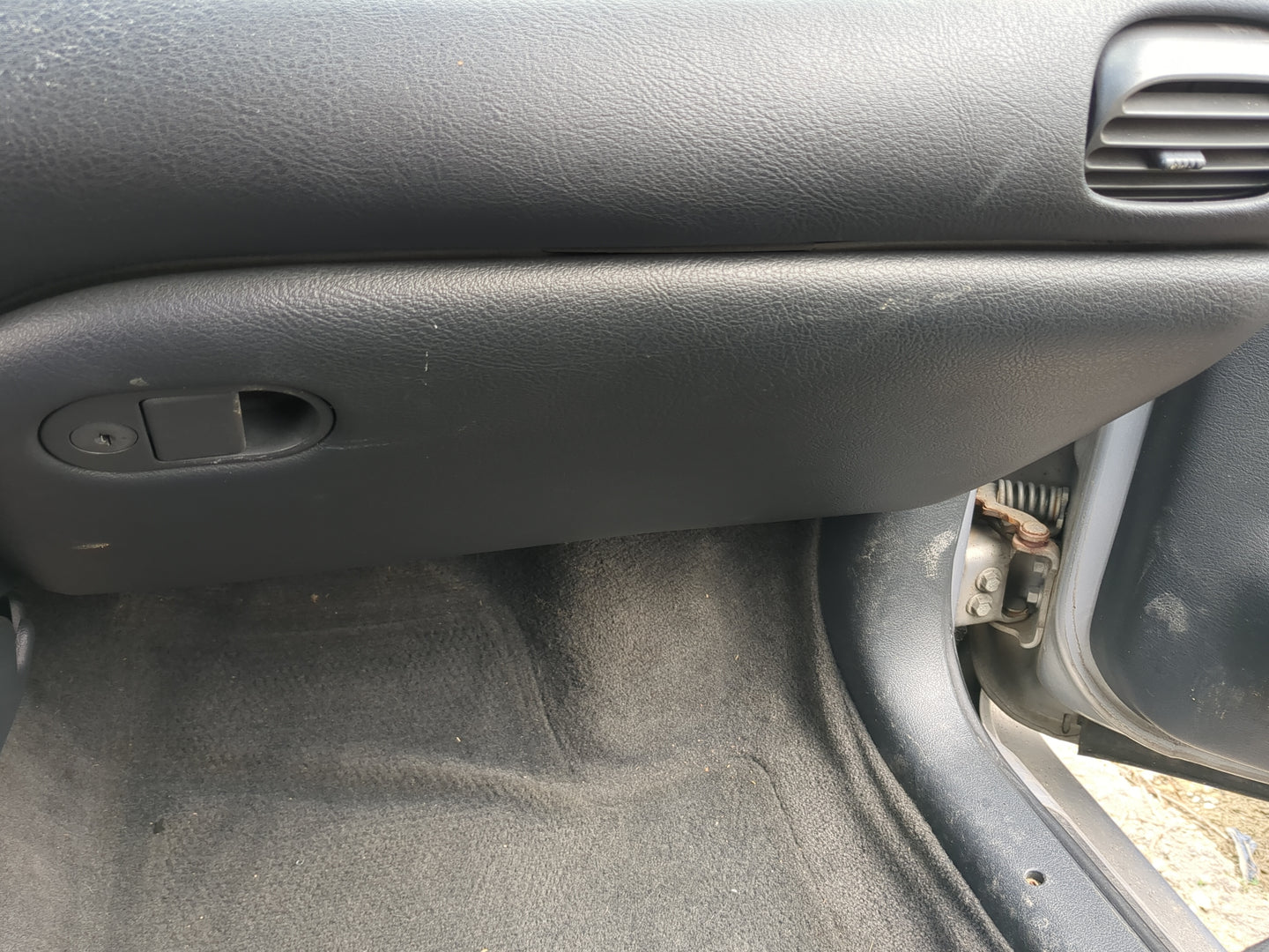 1999 Pontiac Grand Prix Passenger Glove Box Door Storage Compartment - Oemusedautoparts1.com