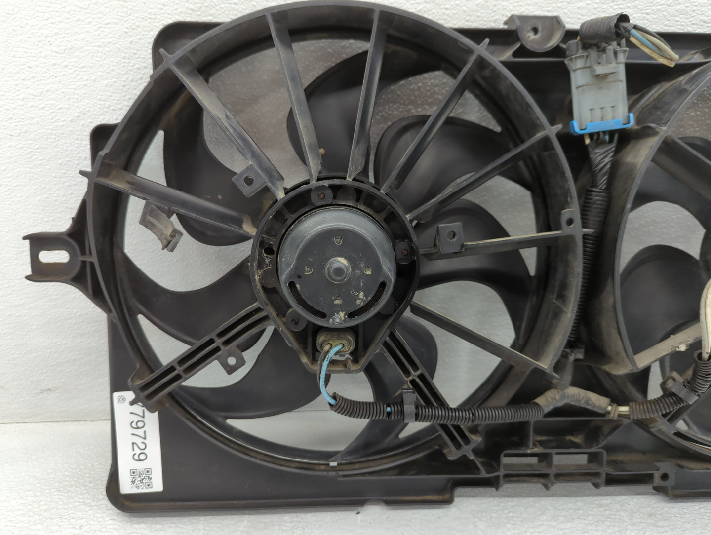 1999-2003 Pontiac Grand Prix Left Radiator Fan Motor Assembly - Oemusedautoparts1.com