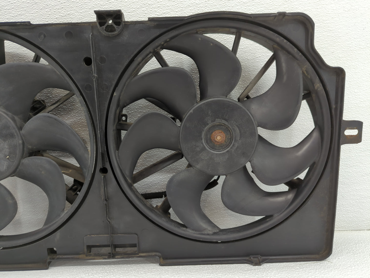 1999-2003 Pontiac Grand Prix Left Radiator Fan Motor Assembly - Oemusedautoparts1.com