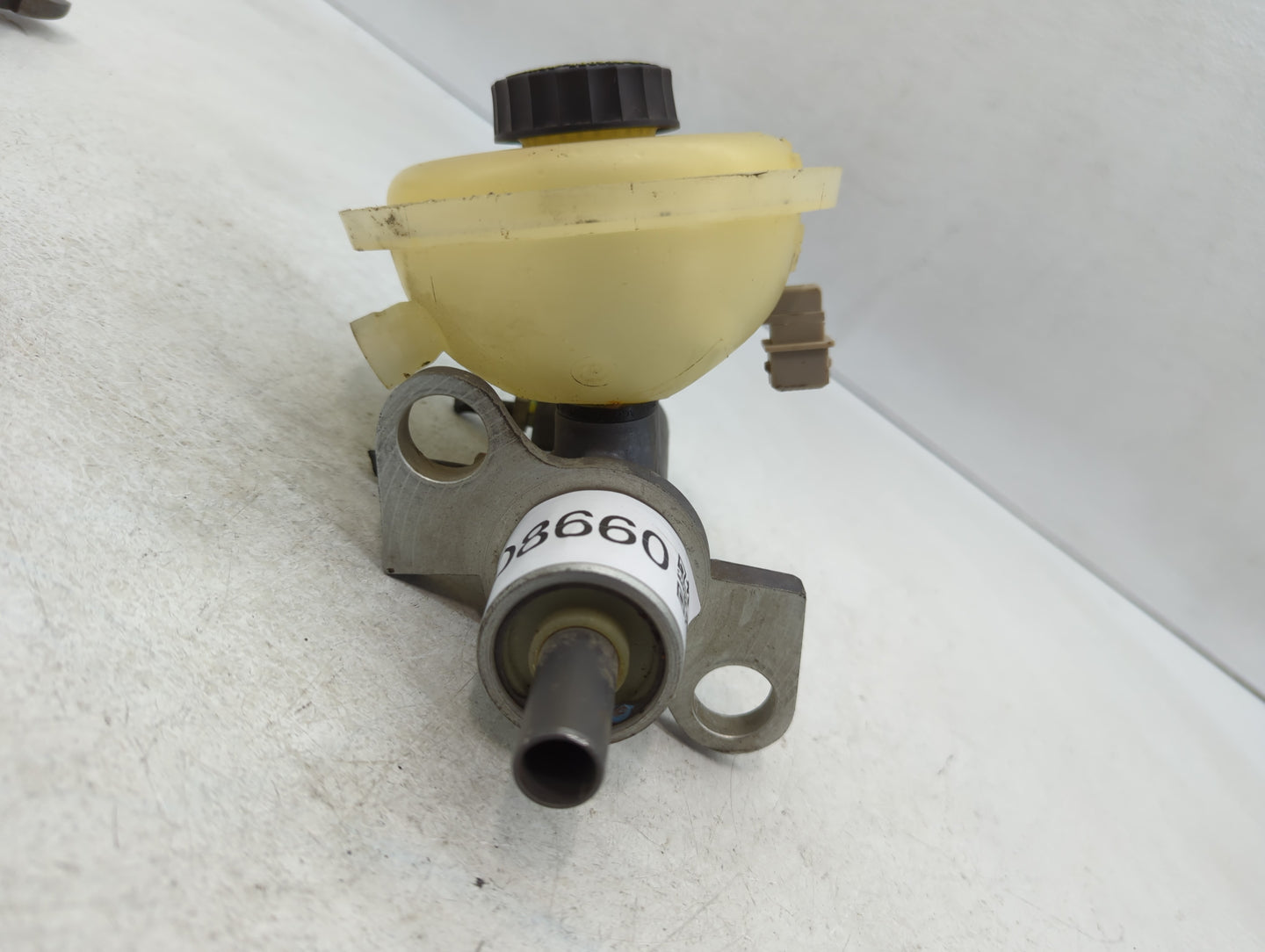1997-2003 Porsche Boxster Brake Master Cylinder Cream - Oemusedautoparts1.com