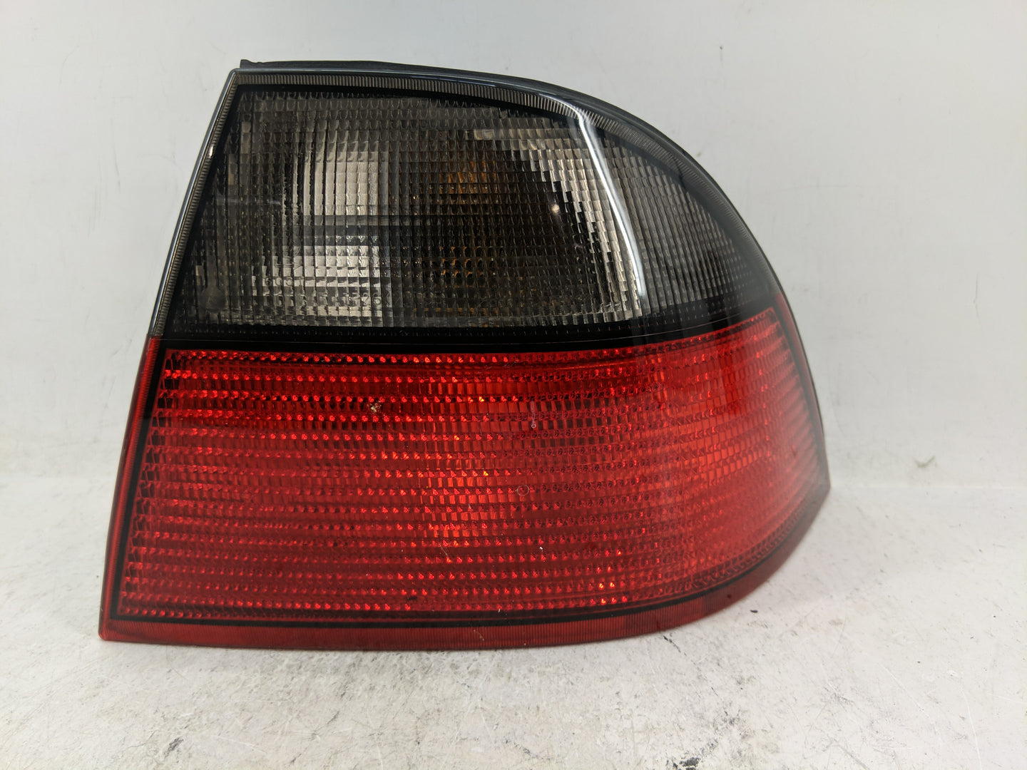 1999 Saab 95 Tail Light Assembly Passenger Right OEM Fits OEM Used Auto Parts - Oemusedautoparts1.com