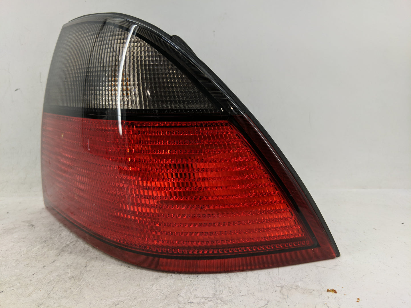 1999 Saab 95 Tail Light Assembly Passenger Right OEM Fits OEM Used Auto Parts - Oemusedautoparts1.com
