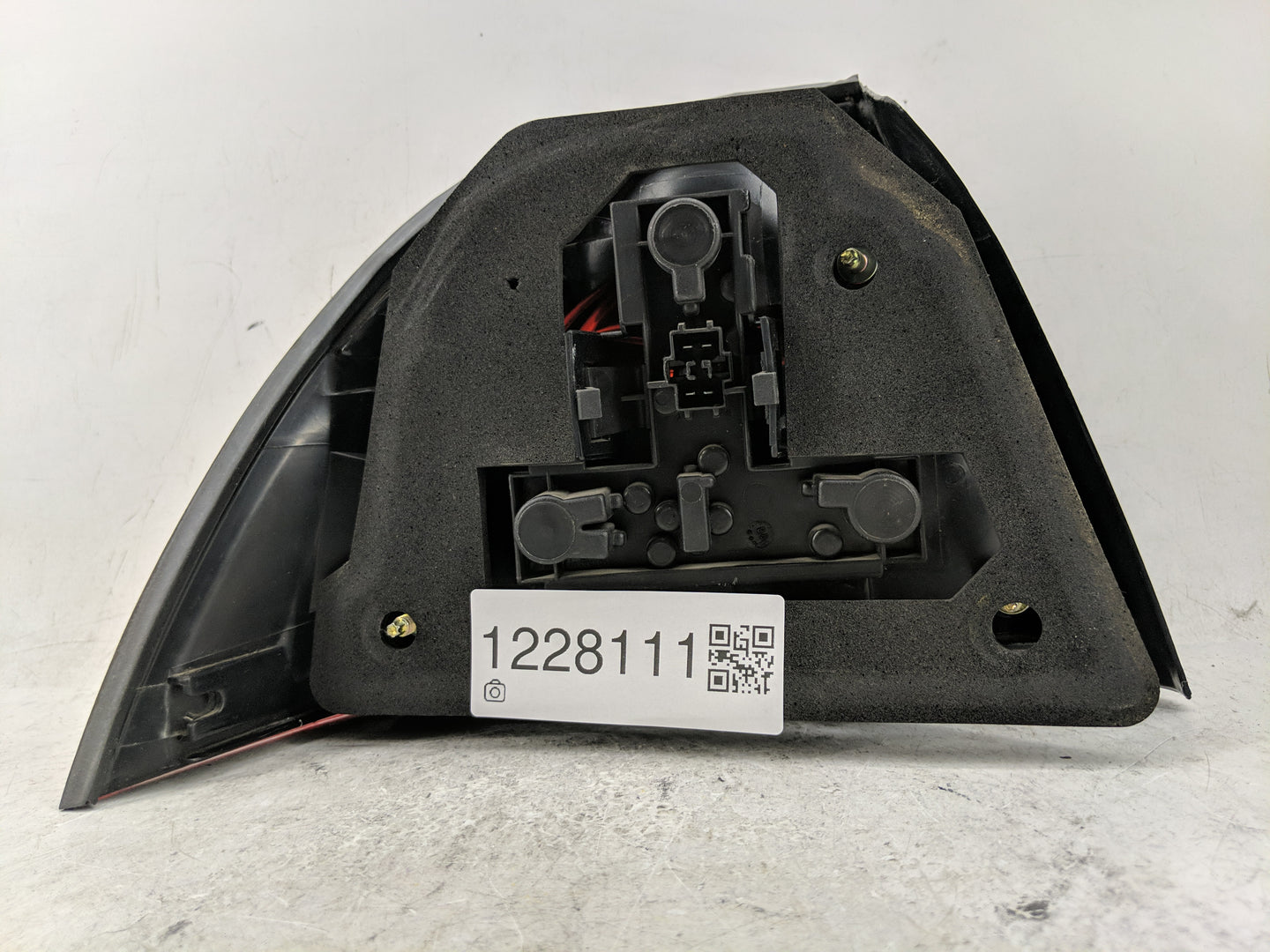 1999 Saab 95 Tail Light Assembly Passenger Right OEM Fits OEM Used Auto Parts - Oemusedautoparts1.com