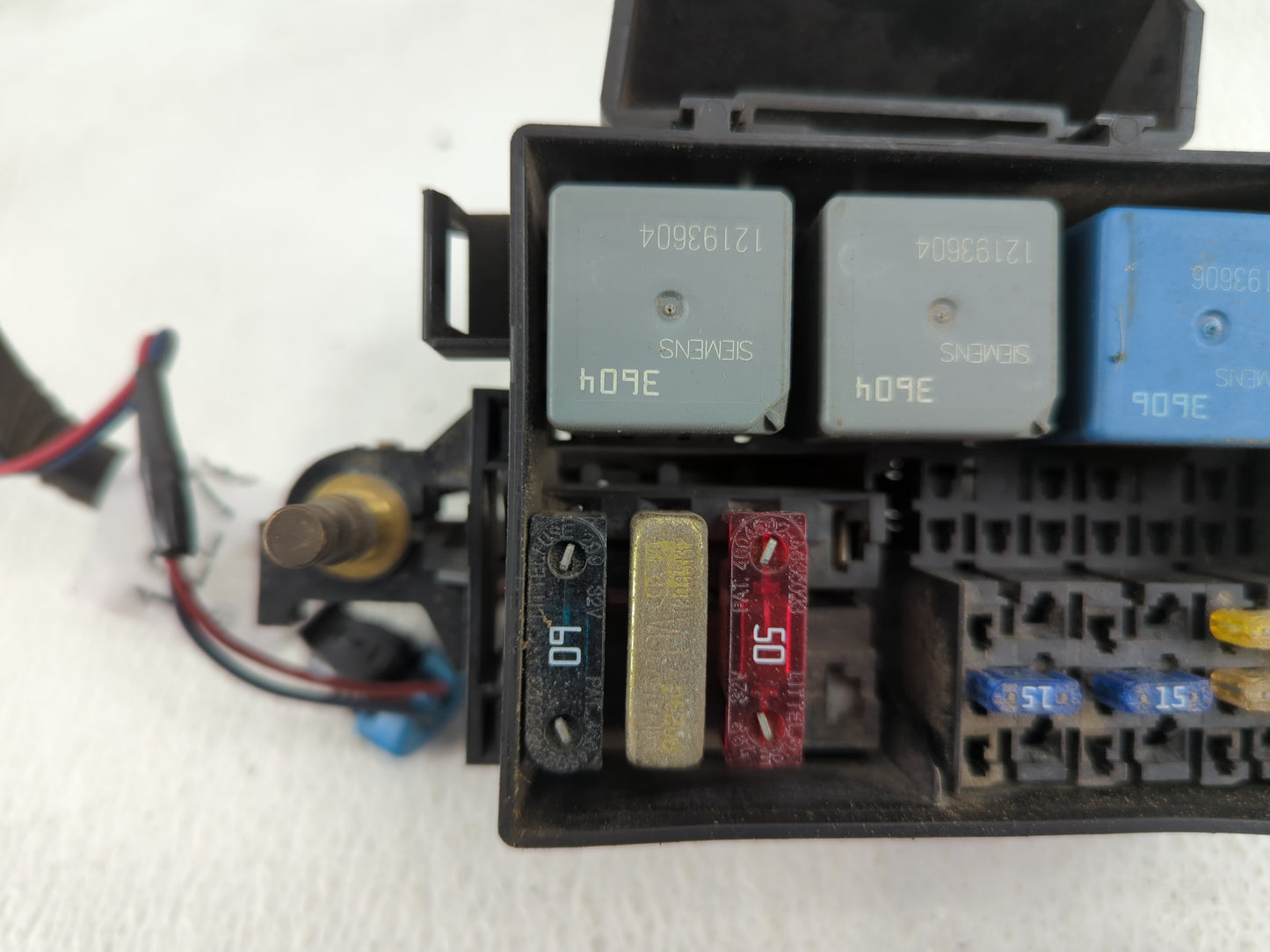 1999 Saab Monte Carlo Fusebox Fuse Box Panel Relay Module Fits OEM Used Auto Parts - Oemusedautoparts1.com