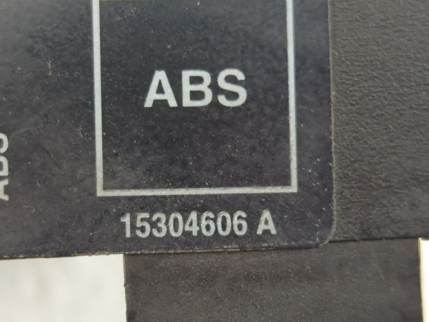 1999 Saab Monte Carlo Fusebox Fuse Box Panel Relay Module Fits OEM Used Auto Parts - Oemusedautoparts1.com