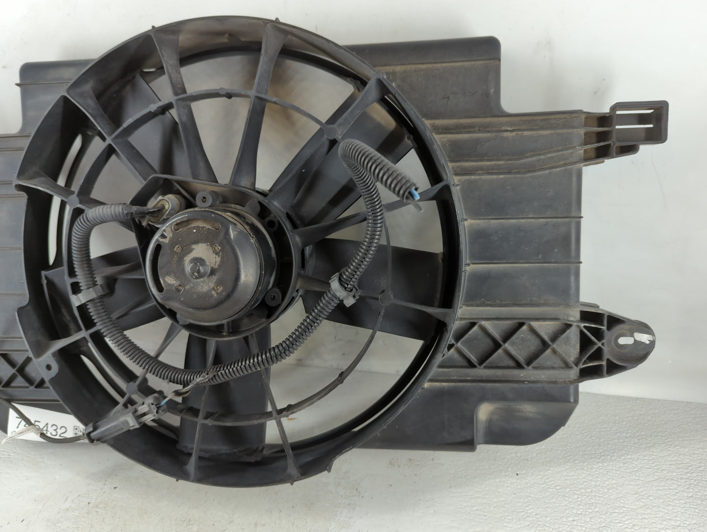 Saturn Sc Left Radiator Fan Motor Assembly - Oemusedautoparts1.com