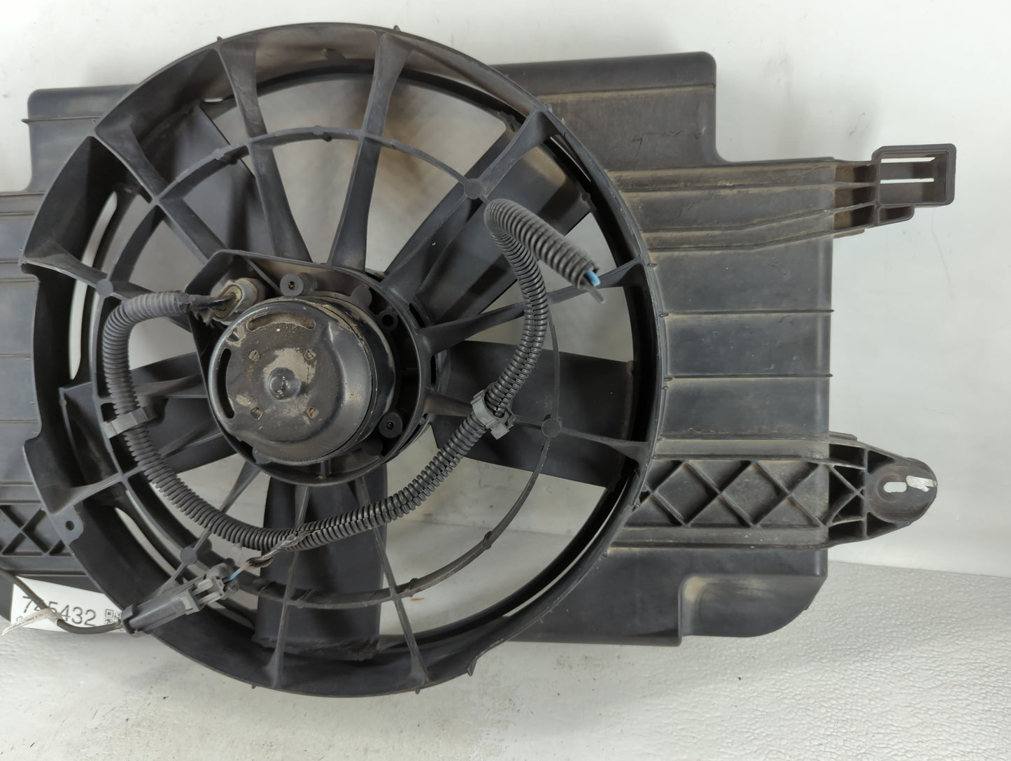 Saturn Sc Left Radiator Fan Motor Assembly - Oemusedautoparts1.com