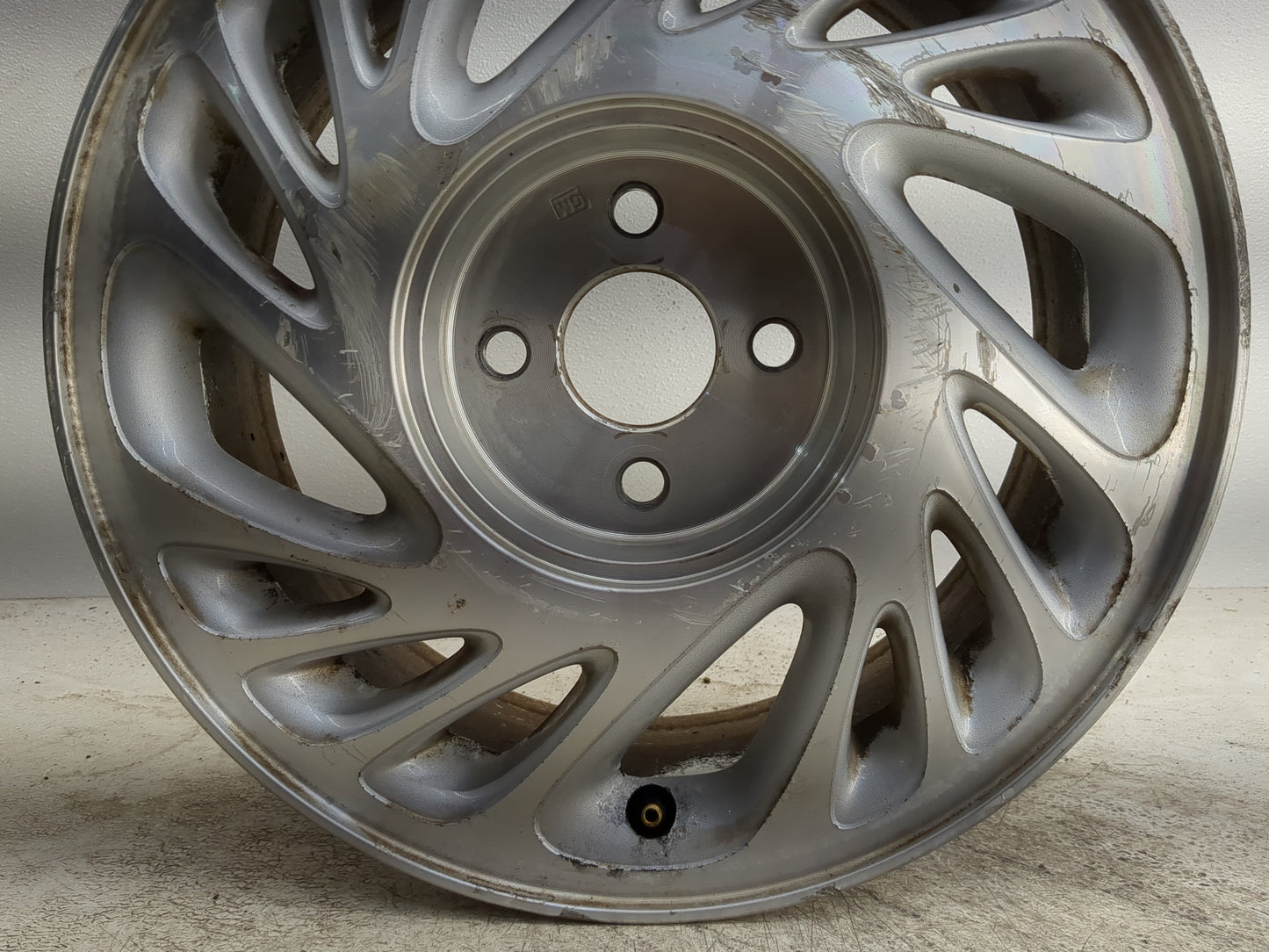 1998-1999 Saturn Sc1 Oem Wheel Rim - Oemusedautoparts1.com