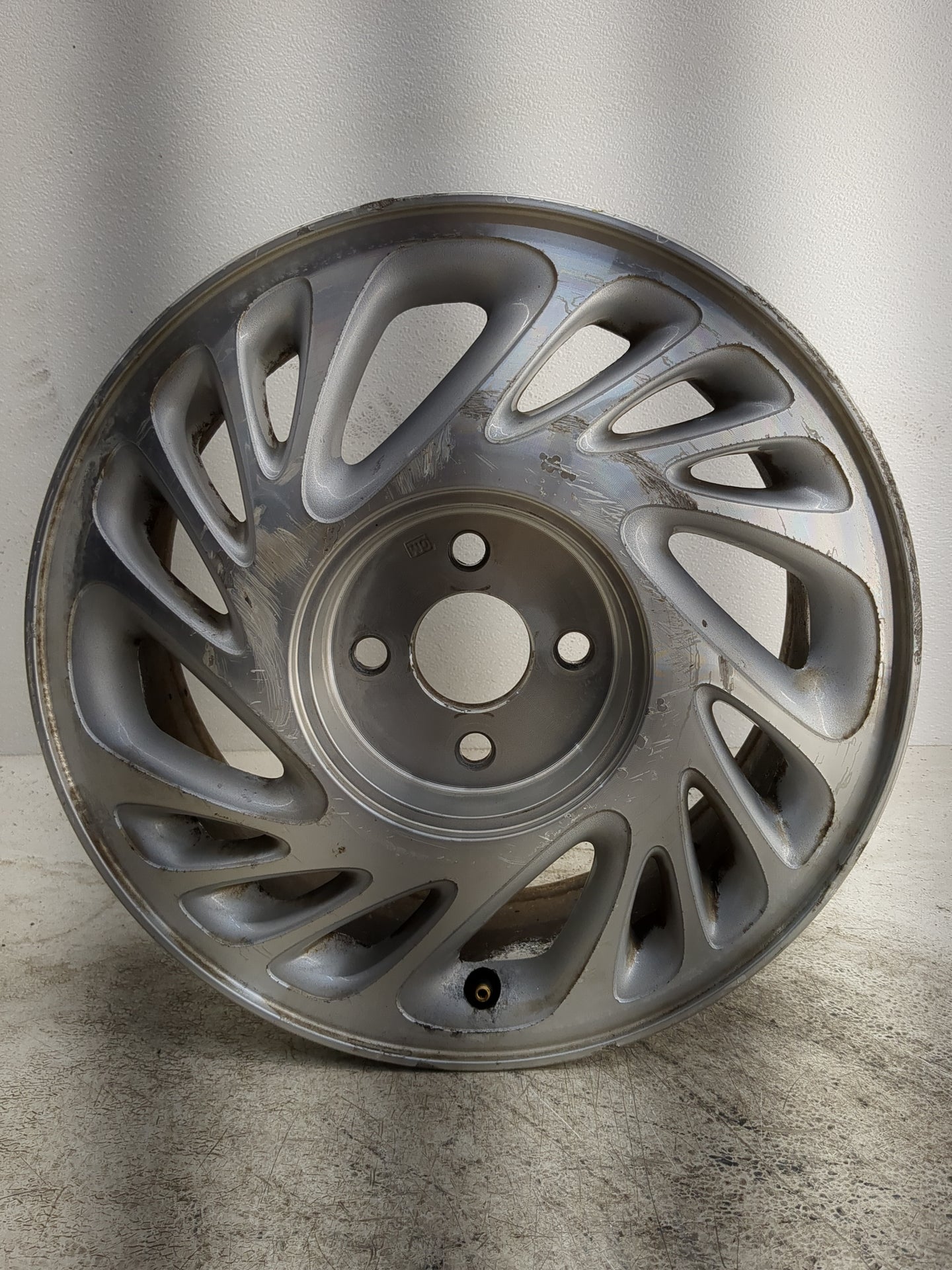 1998-1999 Saturn Sc1 Oem Wheel Rim - Oemusedautoparts1.com