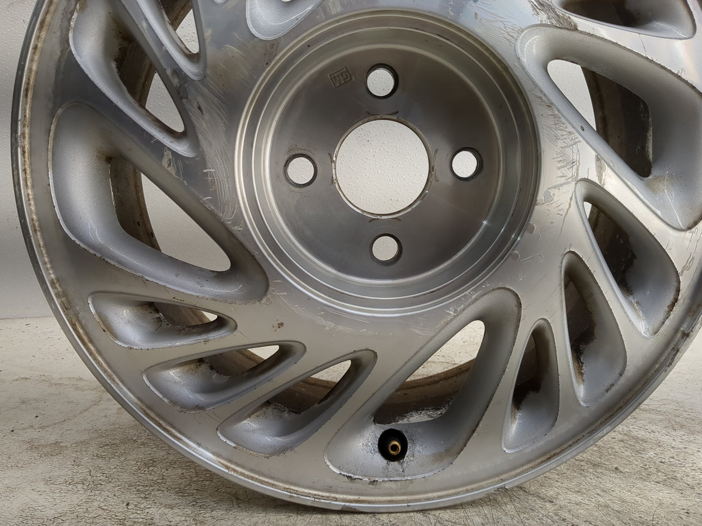 1998-1999 Saturn Sc1 Oem Wheel Rim - Oemusedautoparts1.com