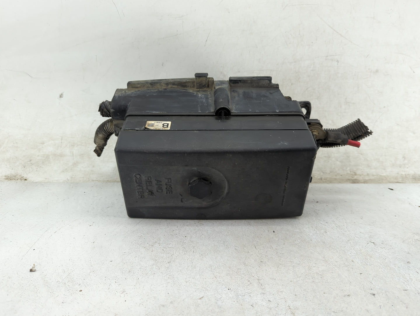 1999 Saturn Sl Fusebox Fuse Box Panel Relay Module P/N:21023487 3368-2 Fits Fits 1997 1998 2000 2001 2002 2003 2004 OEM Used