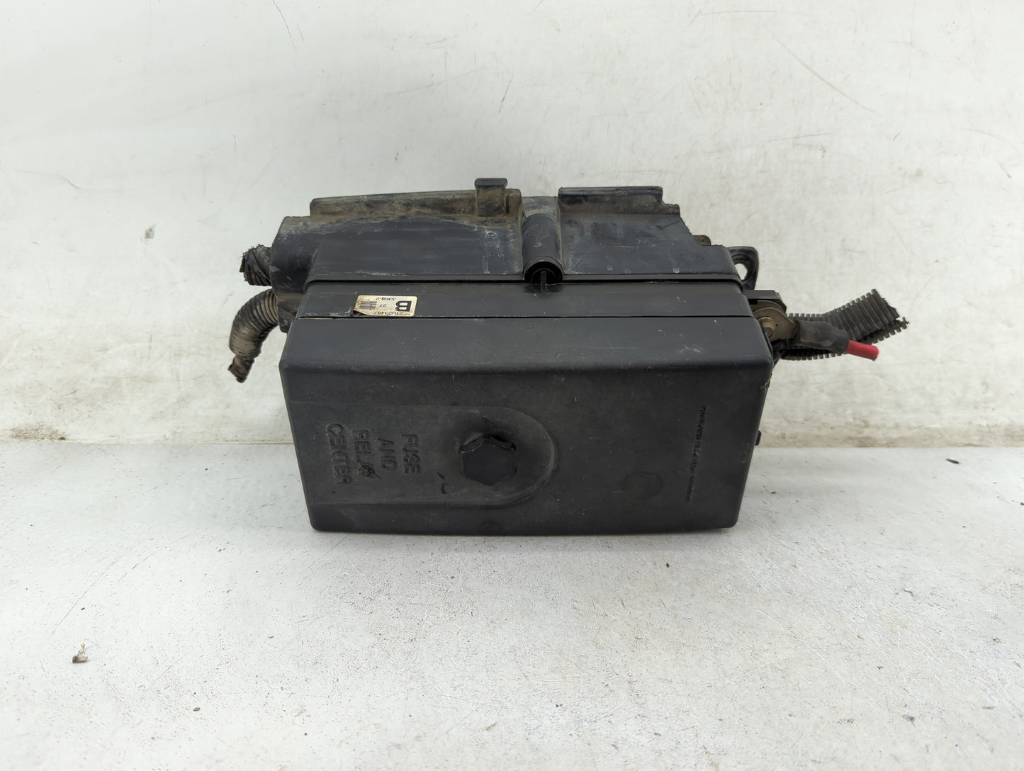 1999 Saturn Sl Fusebox Fuse Box Panel Relay Module P/N:21023487 3368-2 Fits Fits 1997 1998 2000 2001 2002 2003 2004 OEM Used