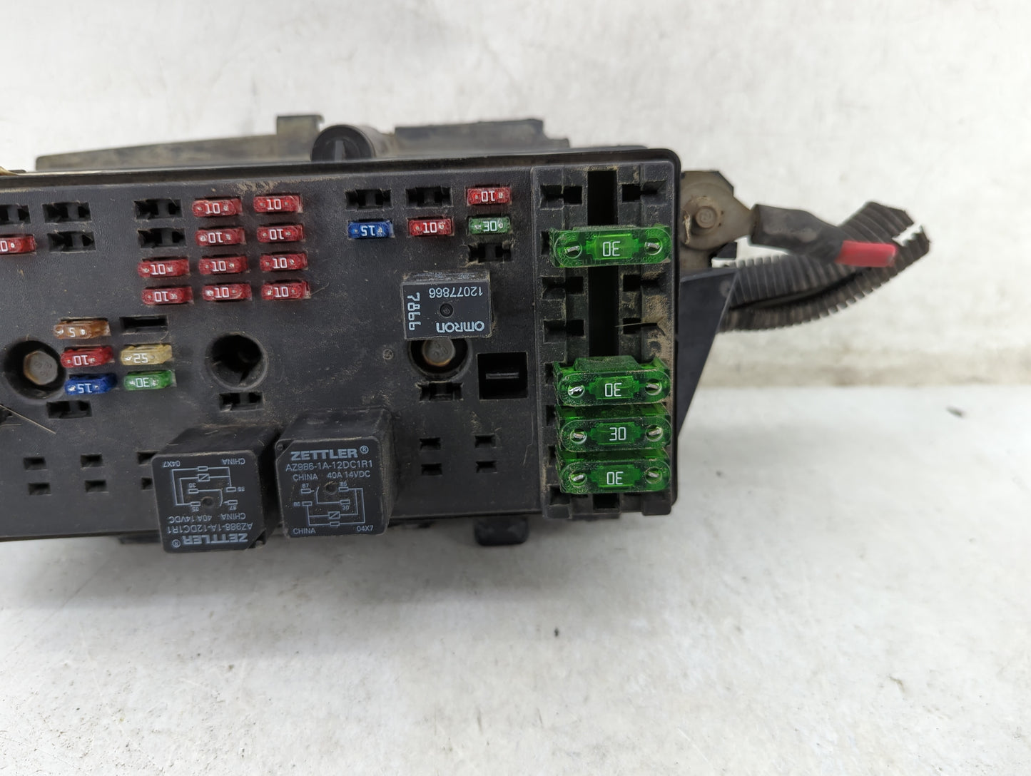 1999 Saturn Sl Fusebox Fuse Box Panel Relay Module P/N:21023487 3368-2 Fits Fits 1997 1998 2000 2001 2002 2003 2004 OEM Used