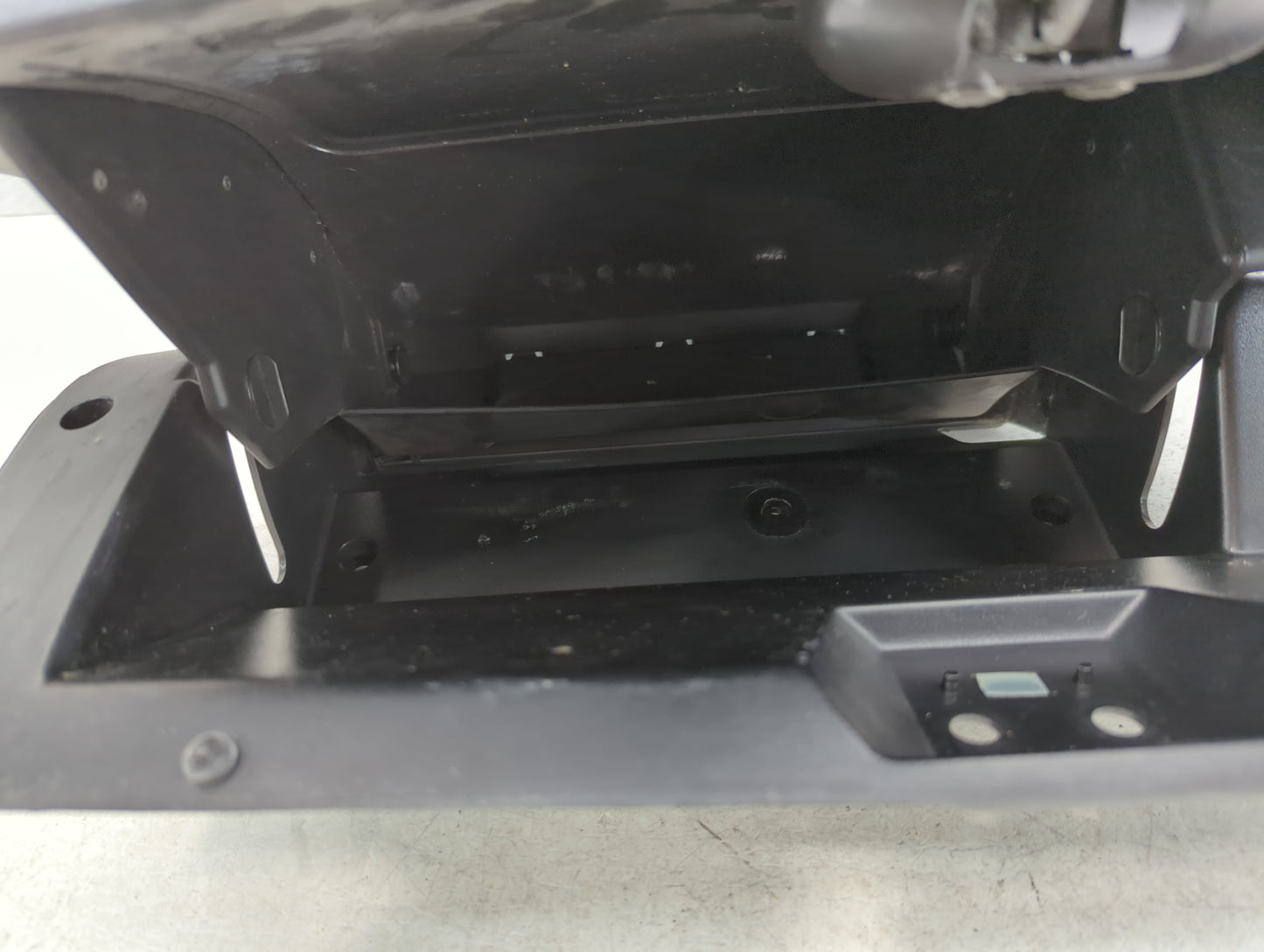 1999 Saturn Sl Passenger Glove Box Door Storage Compartment - Oemusedautoparts1.com