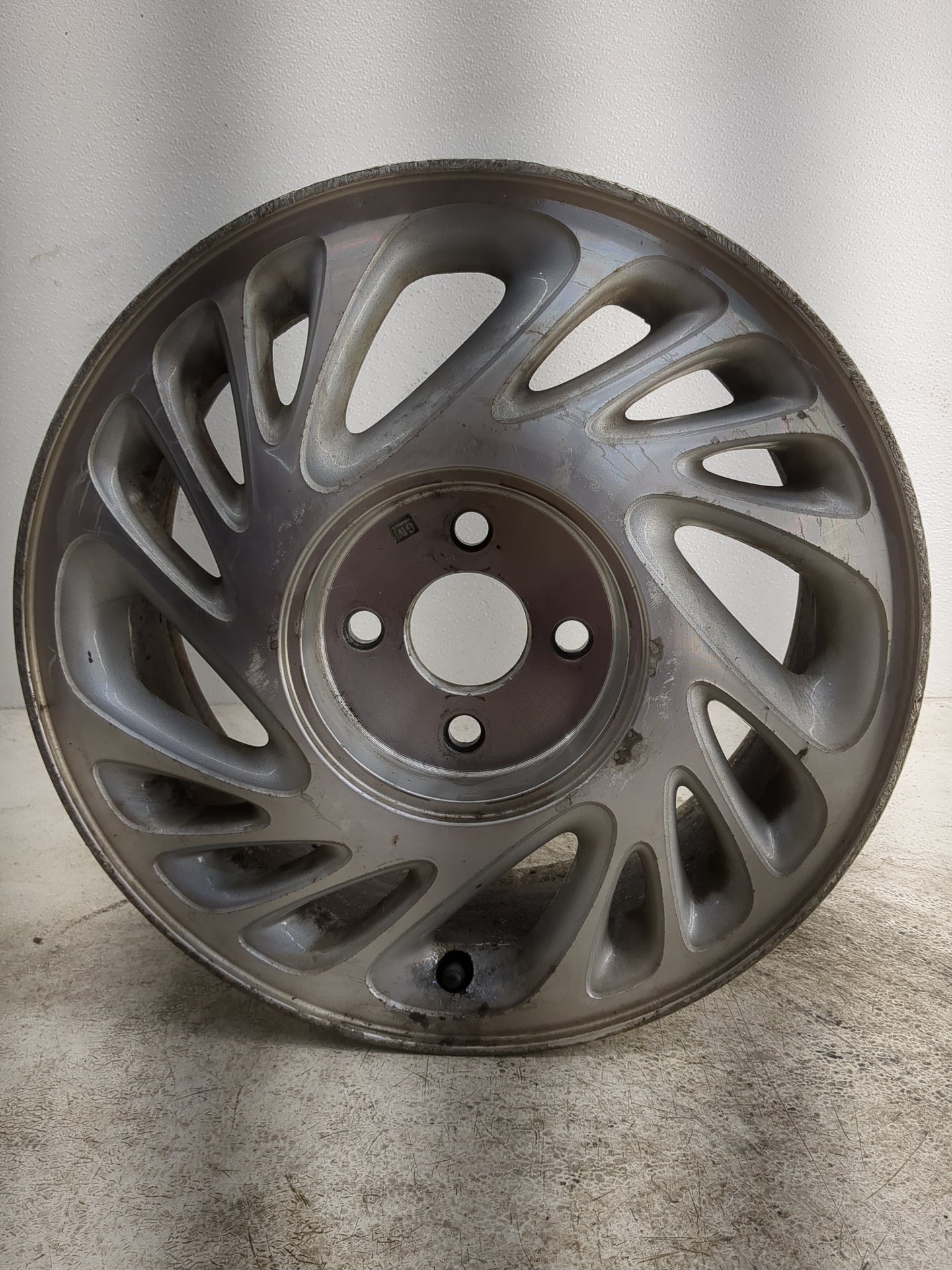 1998-1999 Saturn Sl2 Oem Wheel Rim - Oemusedautoparts1.com