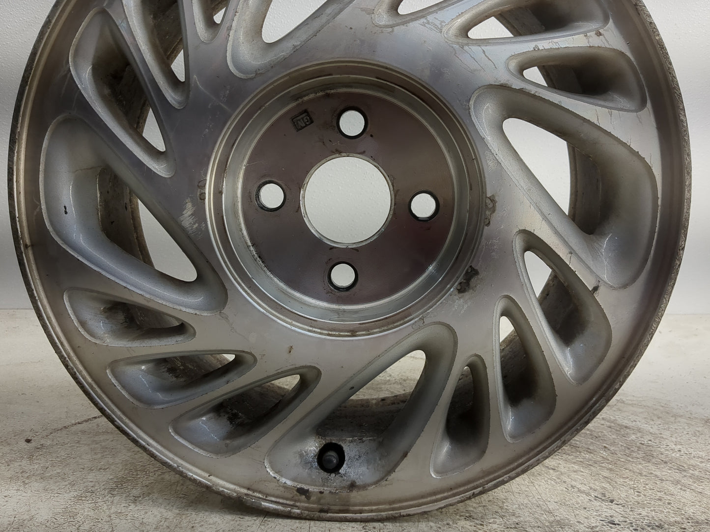 1998-1999 Saturn Sl2 Oem Wheel Rim - Oemusedautoparts1.com