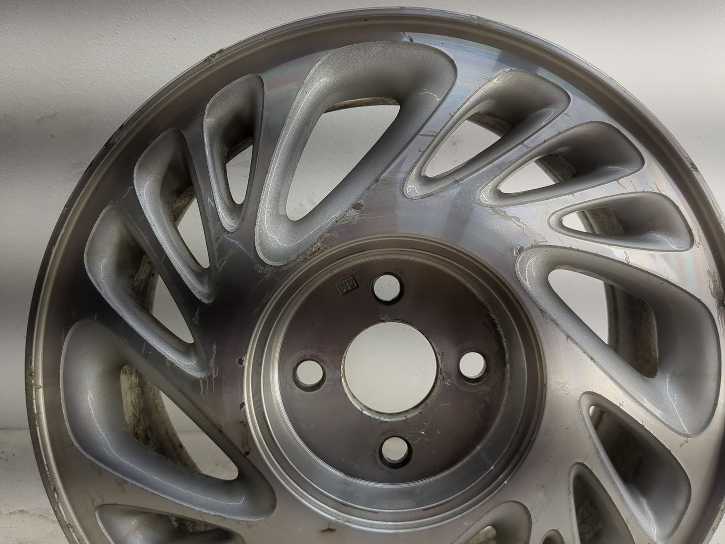 1998-1999 Saturn Sl2 Oem Wheel Rim - Oemusedautoparts1.com