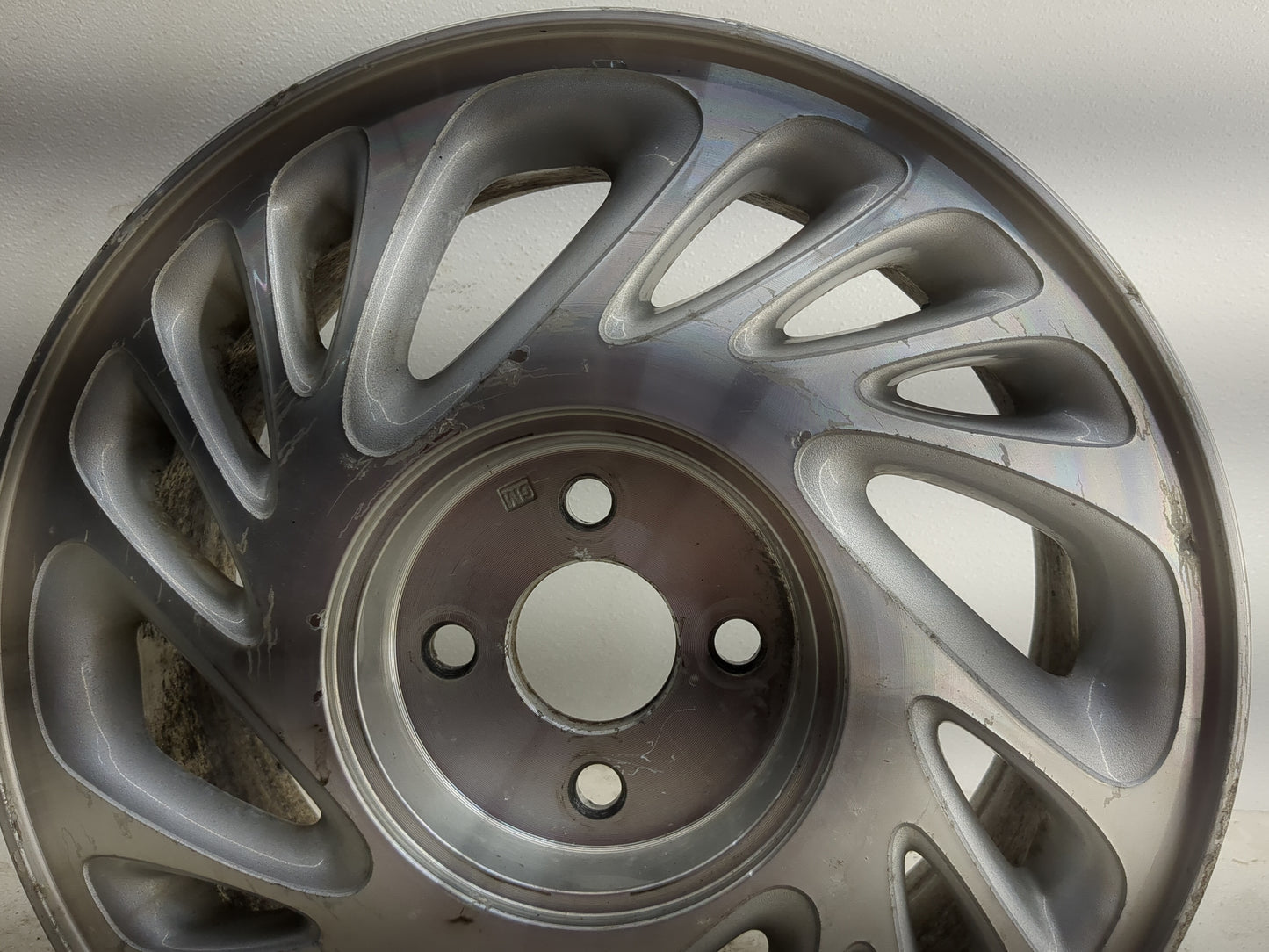 1998-1999 Saturn Sl2 Oem Wheel Rim - Oemusedautoparts1.com