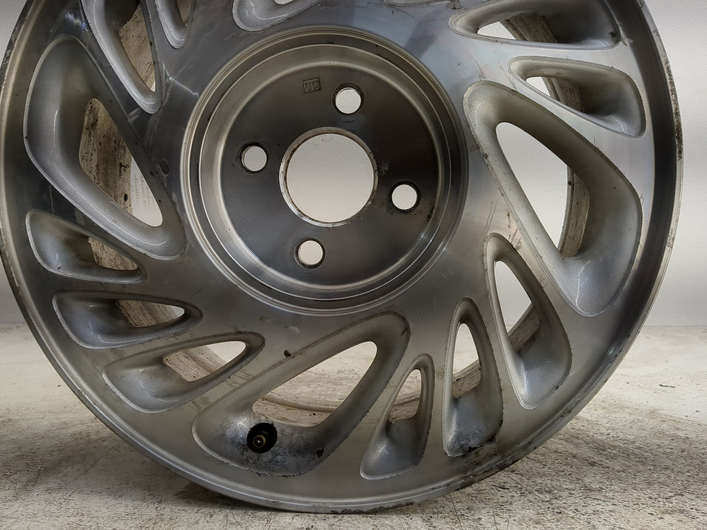1998-1999 Saturn Sl2 Oem Wheel Rim - Oemusedautoparts1.com