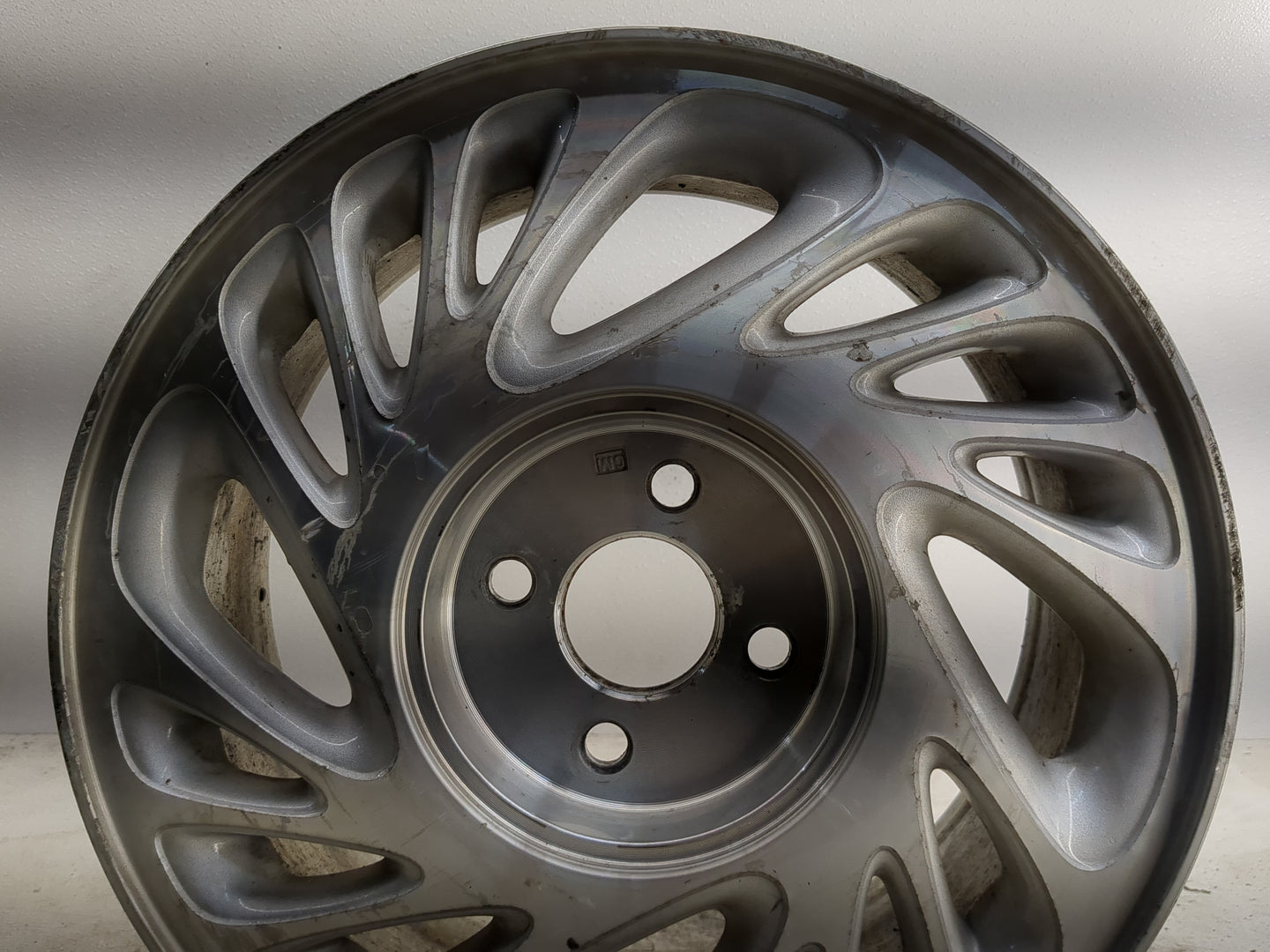 1998-1999 Saturn Sl2 Oem Wheel Rim - Oemusedautoparts1.com