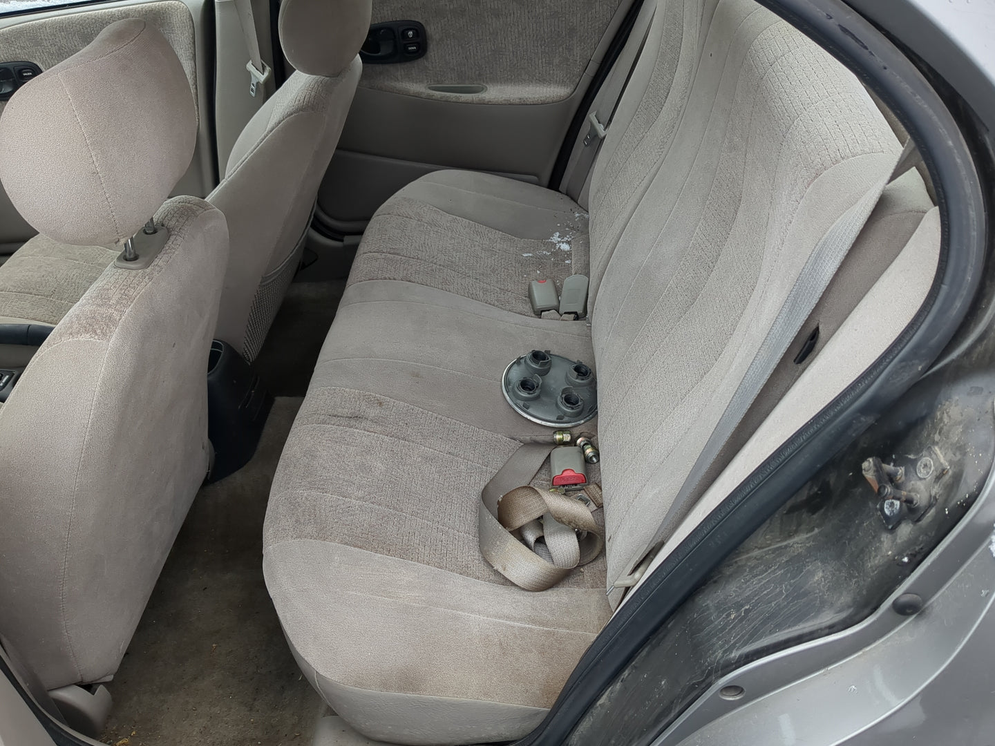 1999 Saturn Sl2 Rear Seat Oem - Oemusedautoparts1.com