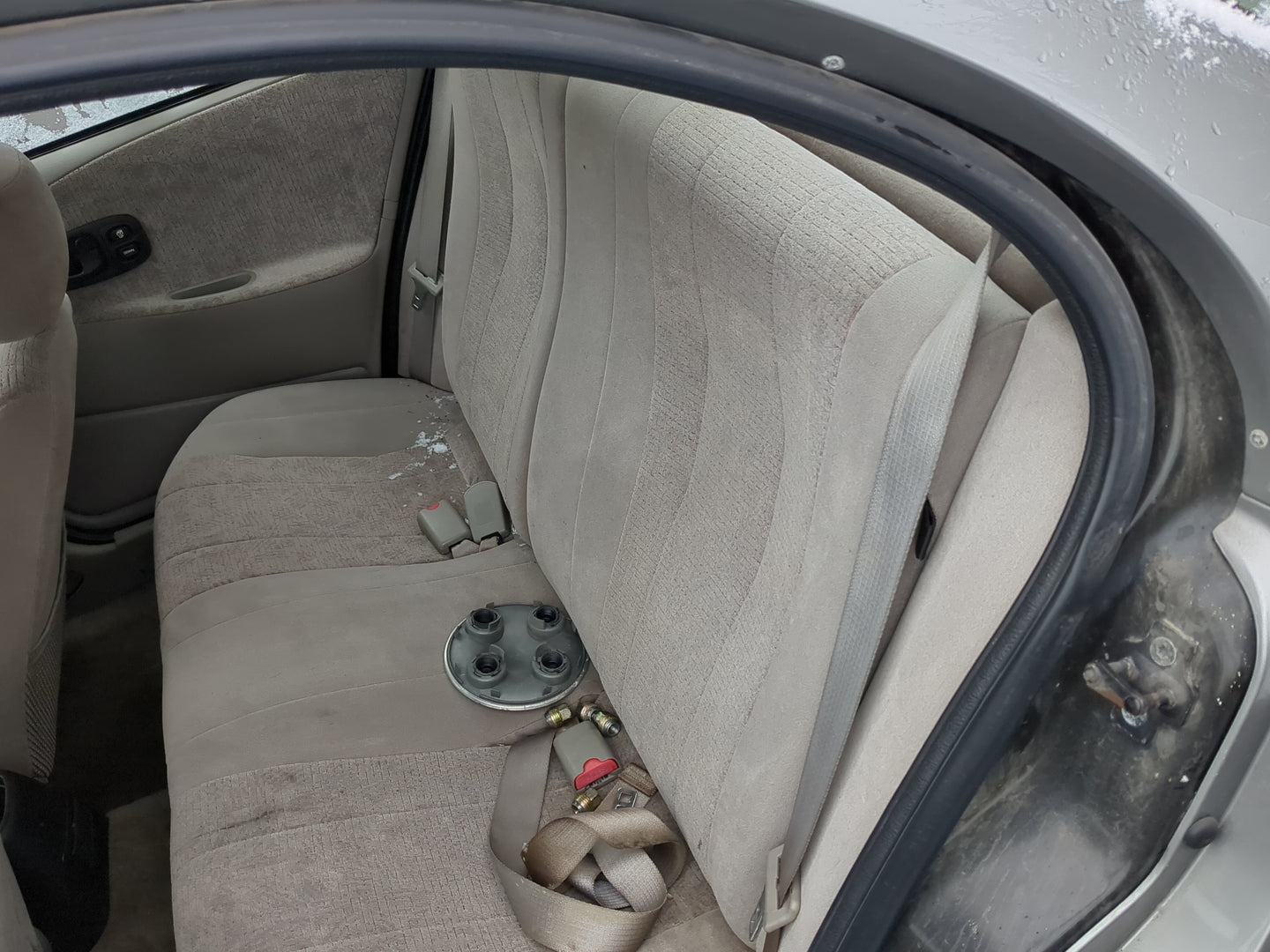 1999 Saturn Sl2 Rear Seat Oem - Oemusedautoparts1.com