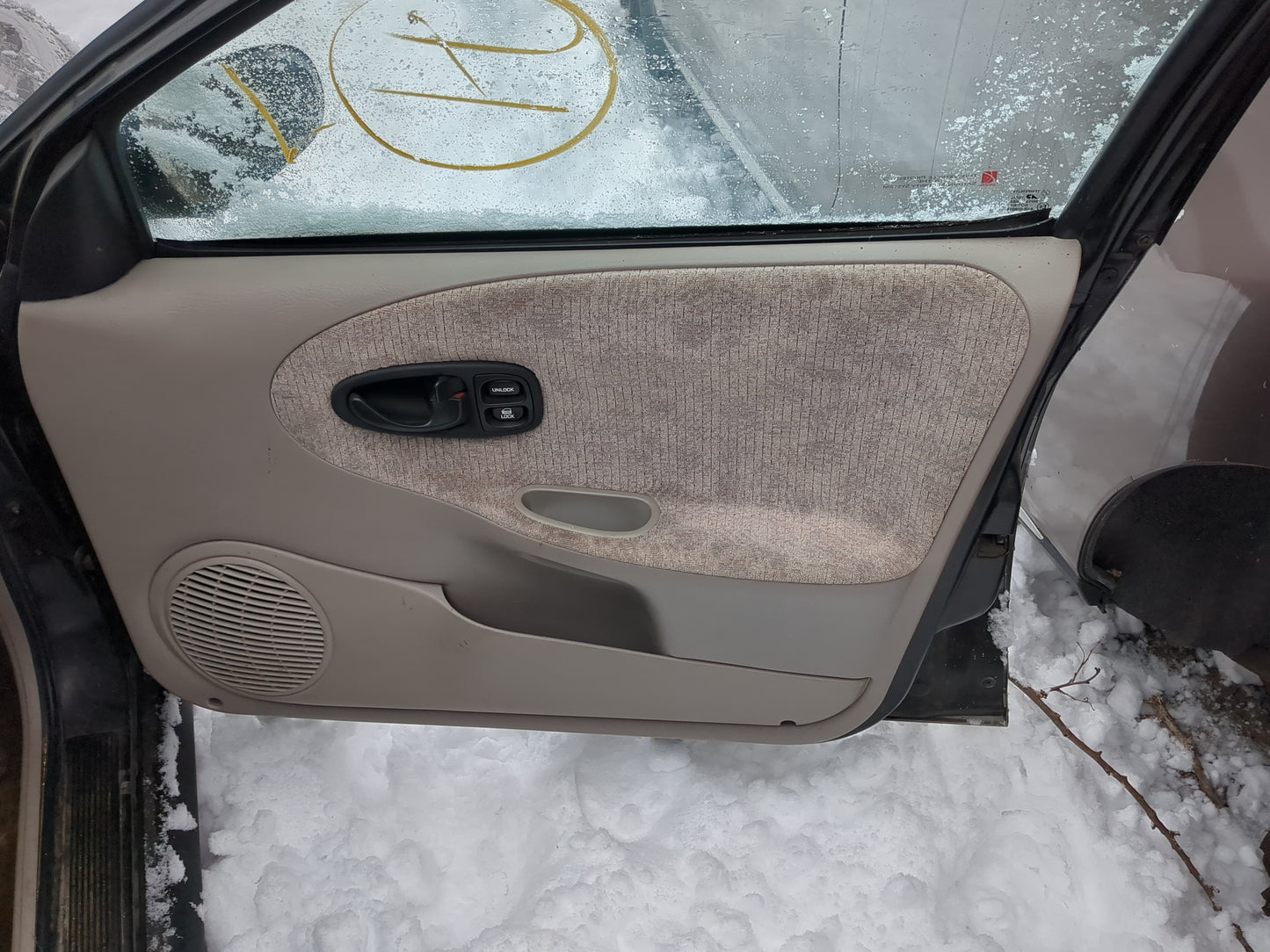 1999 Saturn Sl2 Front Right Passenger Interior Door Panel Trim - Oemusedautoparts1.com