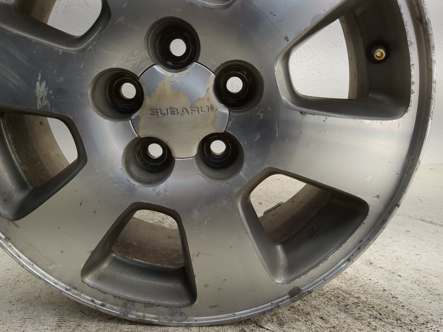 1998-2000 Subaru Forester Oem Wheel Rim 1181000 - Oemusedautoparts1.com