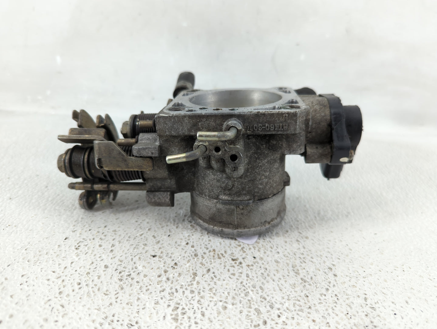 1997-1999 Subaru Legacy Throttle Body P/N:RTK60-30 Fits Fits 1997 1998 1999 OEM Used Auto Parts - Oemusedautoparts1.com