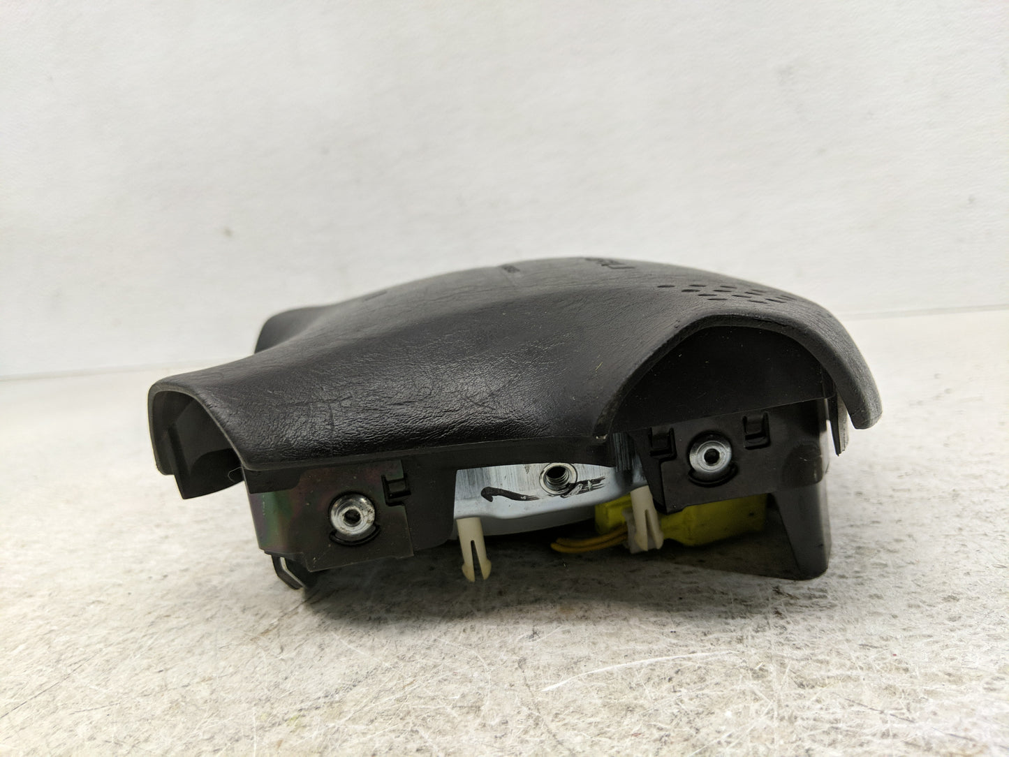 1998-1999 Subaru Legacy Air Bag Driver Left Steering Wheel Mounted Fits Fits 1998 1999 OEM Used Auto Parts - Oemusedautopart