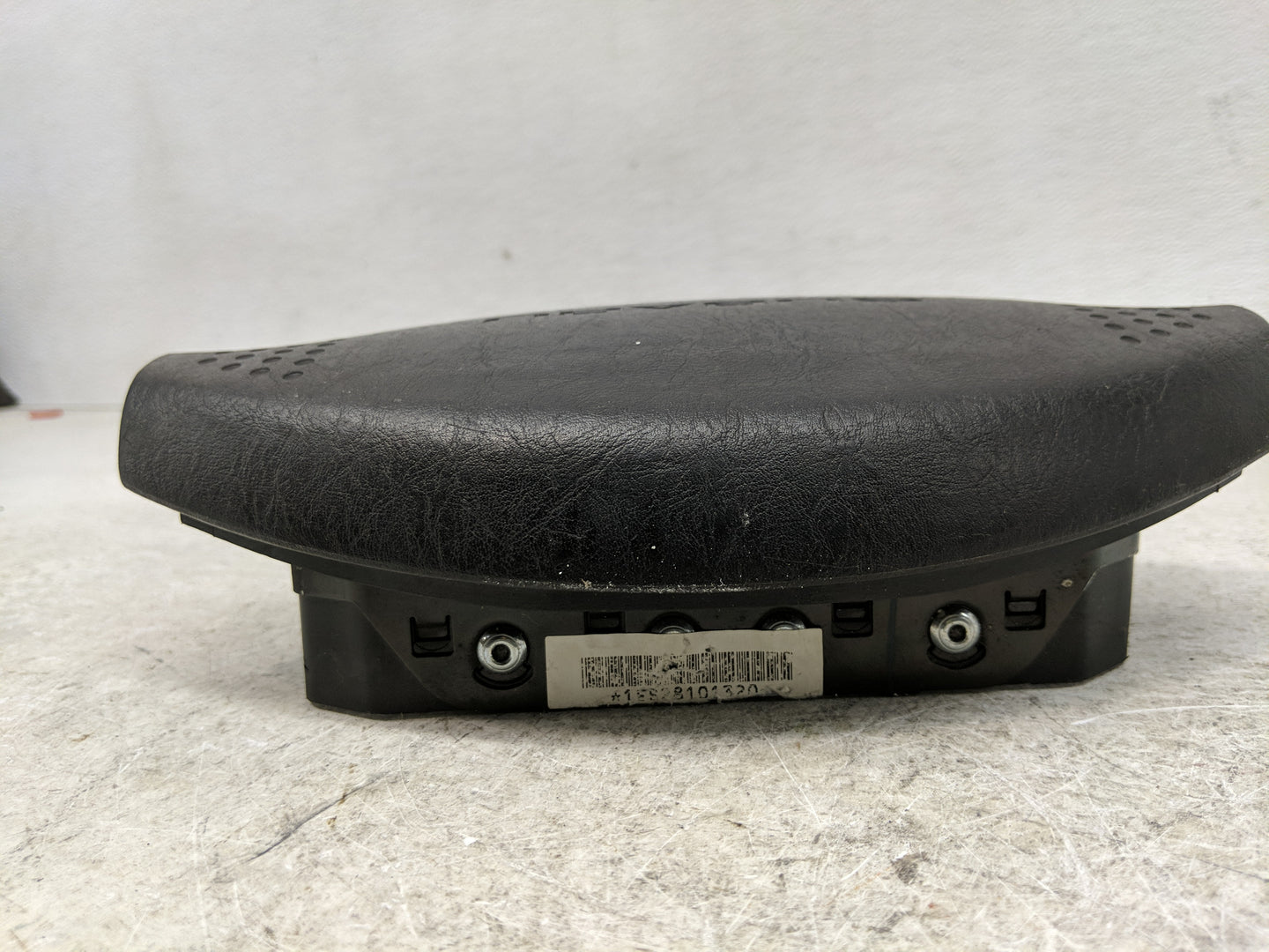 1998-1999 Subaru Legacy Air Bag Driver Left Steering Wheel Mounted Fits Fits 1998 1999 OEM Used Auto Parts - Oemusedautopart