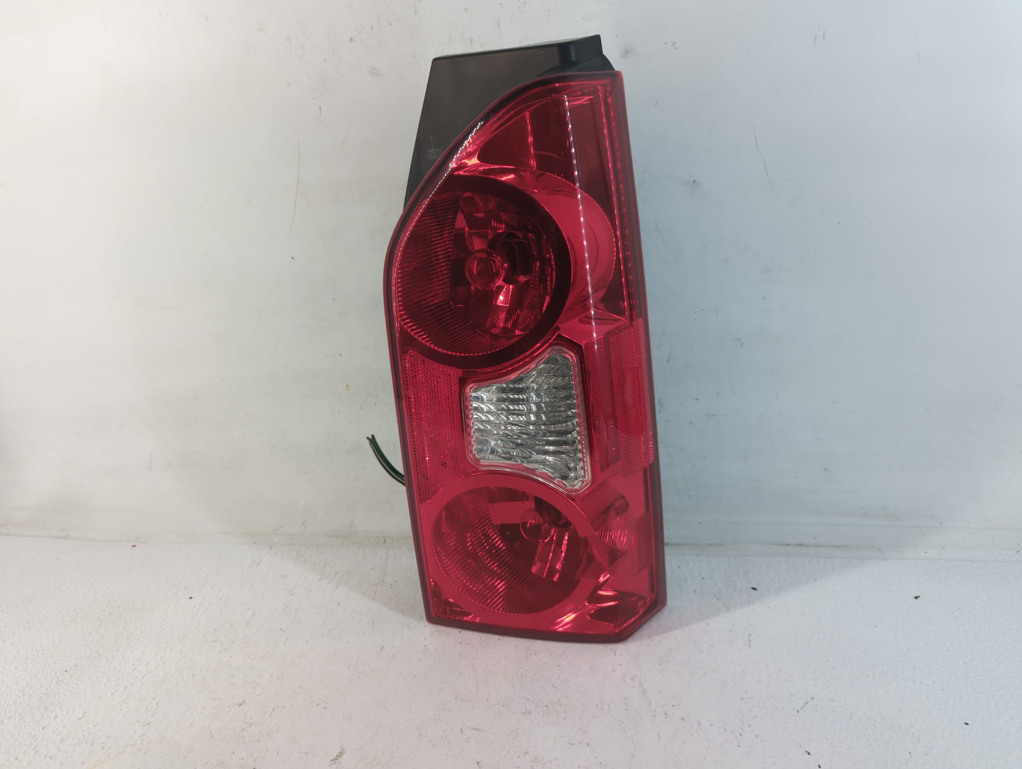 1996-2000 Toyota 4runner Tail Light Assembly Driver Left OEM Fits Fits 1996 1997 1998 1999 2000 OEM Used Auto Parts - Oemuse
