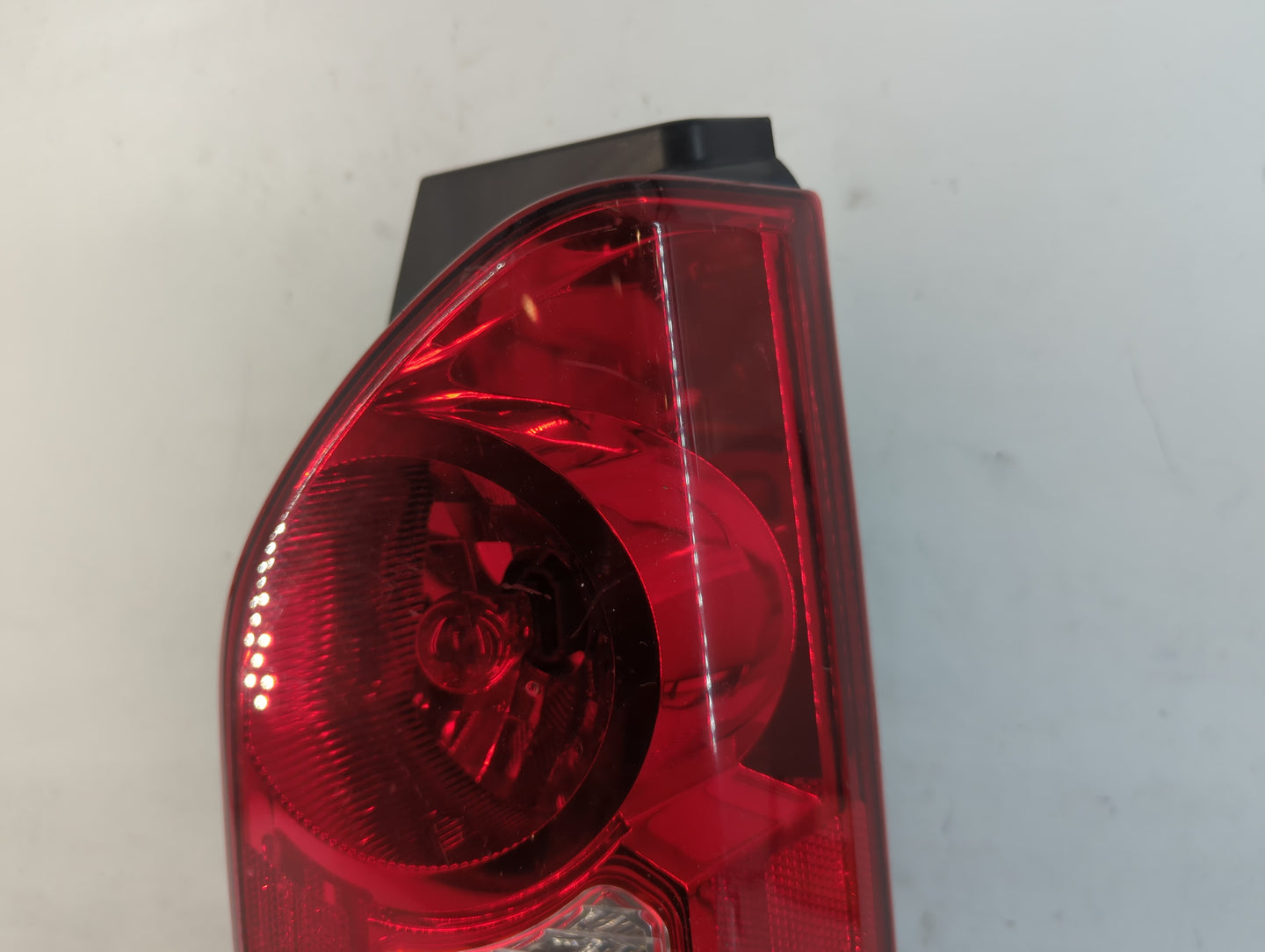1996-2000 Toyota 4runner Tail Light Assembly Driver Left OEM Fits Fits 1996 1997 1998 1999 2000 OEM Used Auto Parts - Oemuse