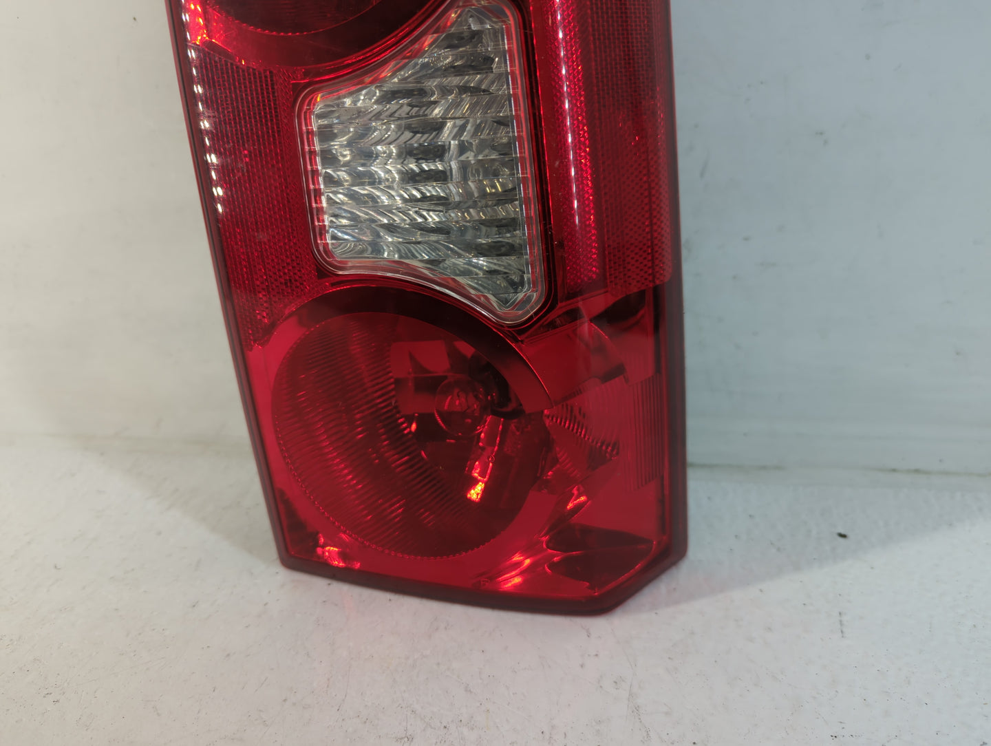 1996-2000 Toyota 4runner Tail Light Assembly Driver Left OEM Fits Fits 1996 1997 1998 1999 2000 OEM Used Auto Parts - Oemuse
