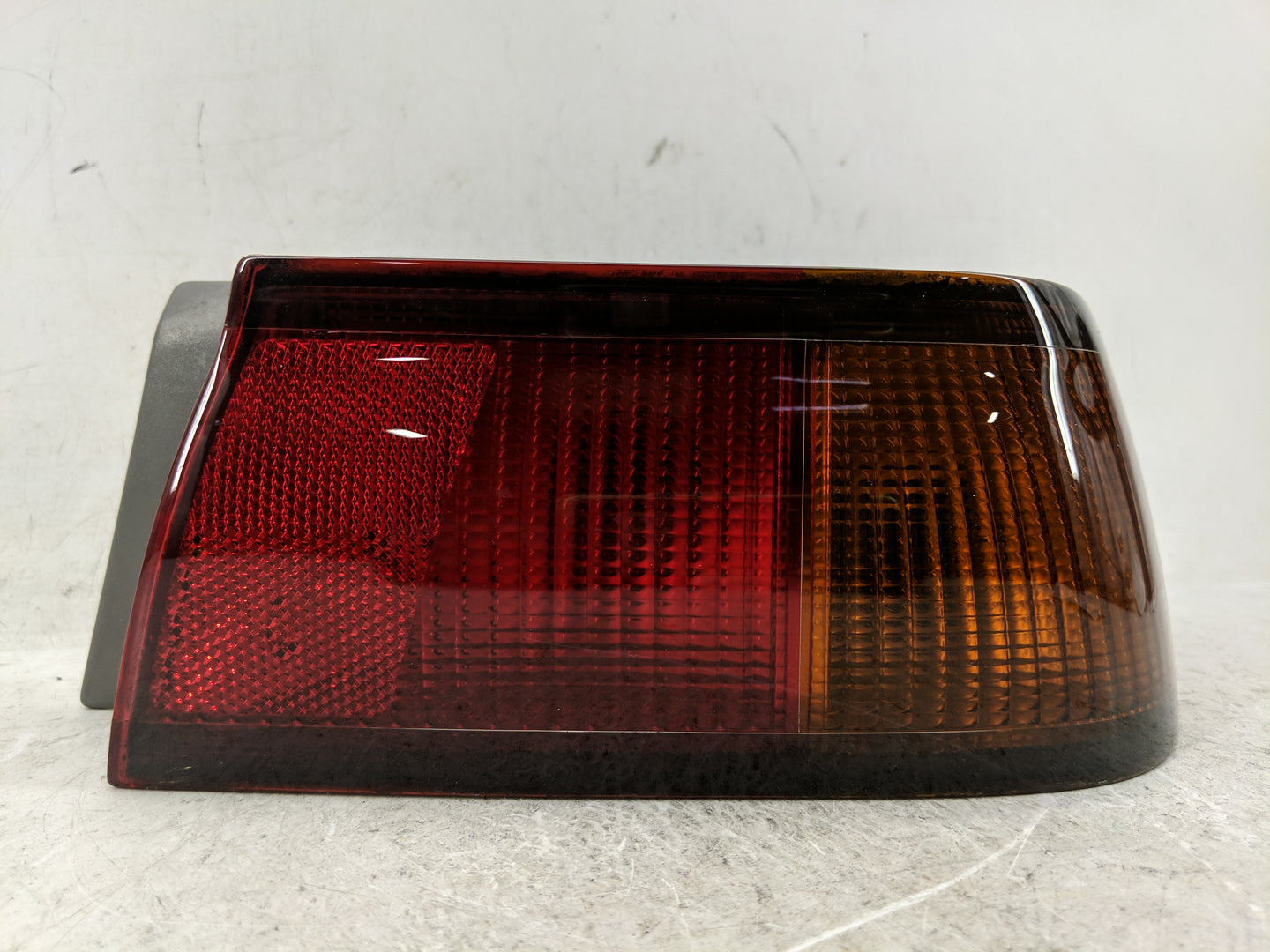 1997-1999 Toyota Camry Tail Light Assembly Passenger Right OEM P/N:938 744 00 Fits Fits 1997 1998 1999 OEM Used Auto Parts -