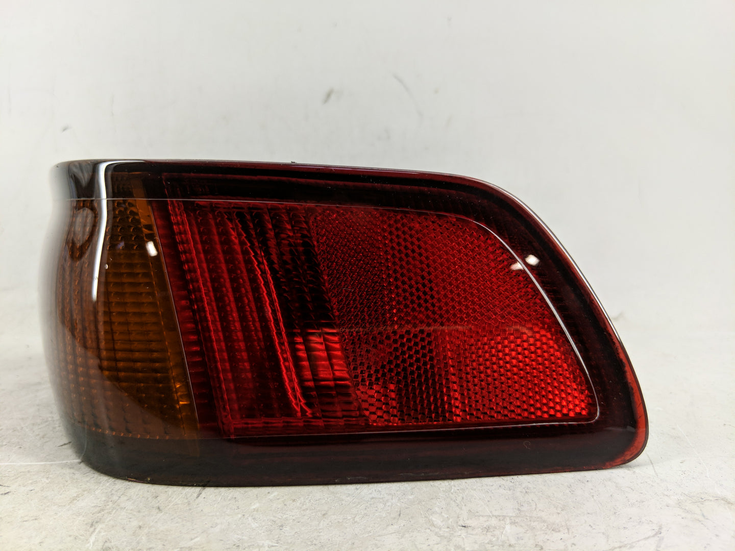 1997-1999 Toyota Camry Tail Light Assembly Passenger Right OEM P/N:938 744 00 Fits Fits 1997 1998 1999 OEM Used Auto Parts -