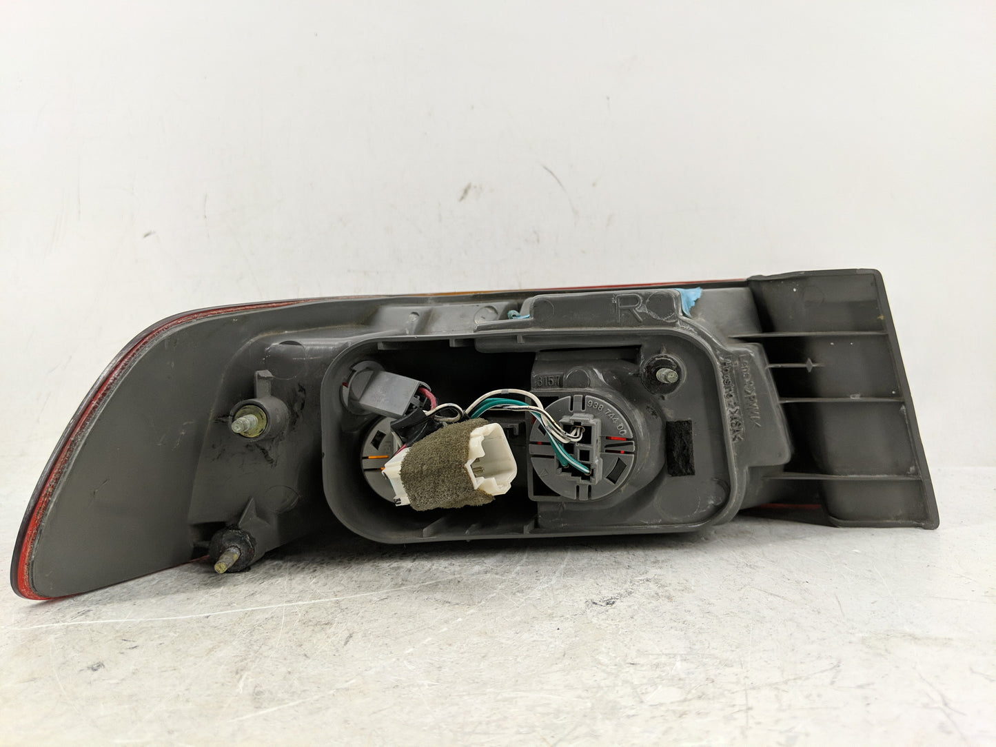 1997-1999 Toyota Camry Tail Light Assembly Passenger Right OEM P/N:938 744 00 Fits Fits 1997 1998 1999 OEM Used Auto Parts -