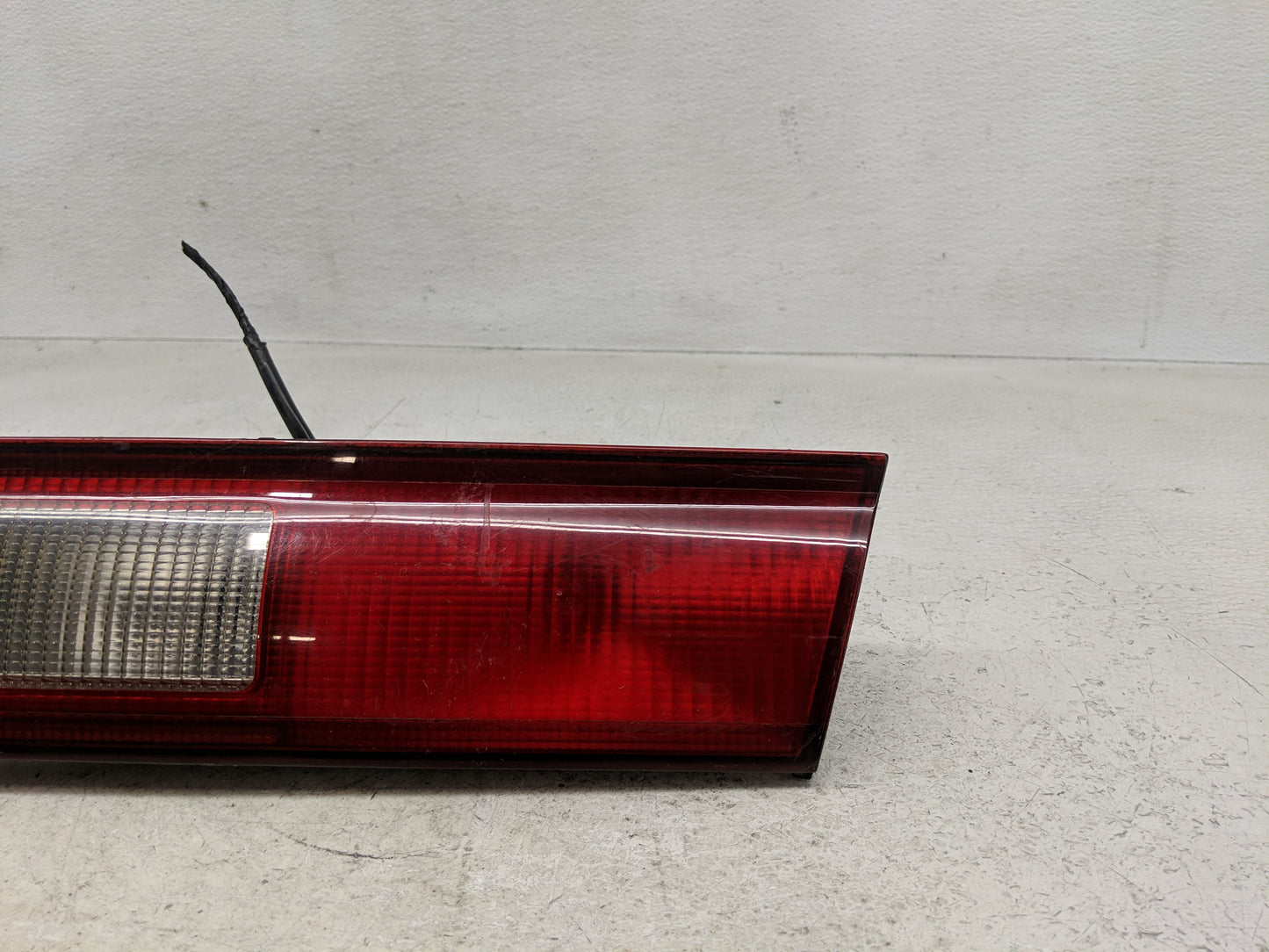 1997-1999 Toyota Camry Tail Light Assembly Passenger Right OEM P/N:938 744 00 Fits Fits 1997 1998 1999 OEM Used Auto Parts -
