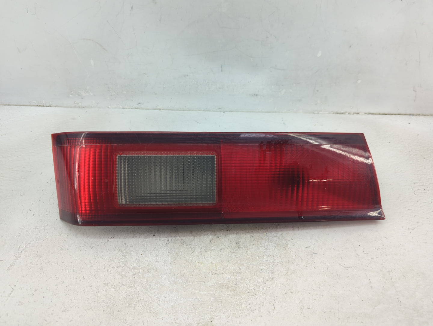 1997-1999 Toyota Camry Tail Light Assembly Driver Left OEM P/N:81680-AA020 Fits Fits 1997 1998 1999 OEM Used Auto Parts - Oe