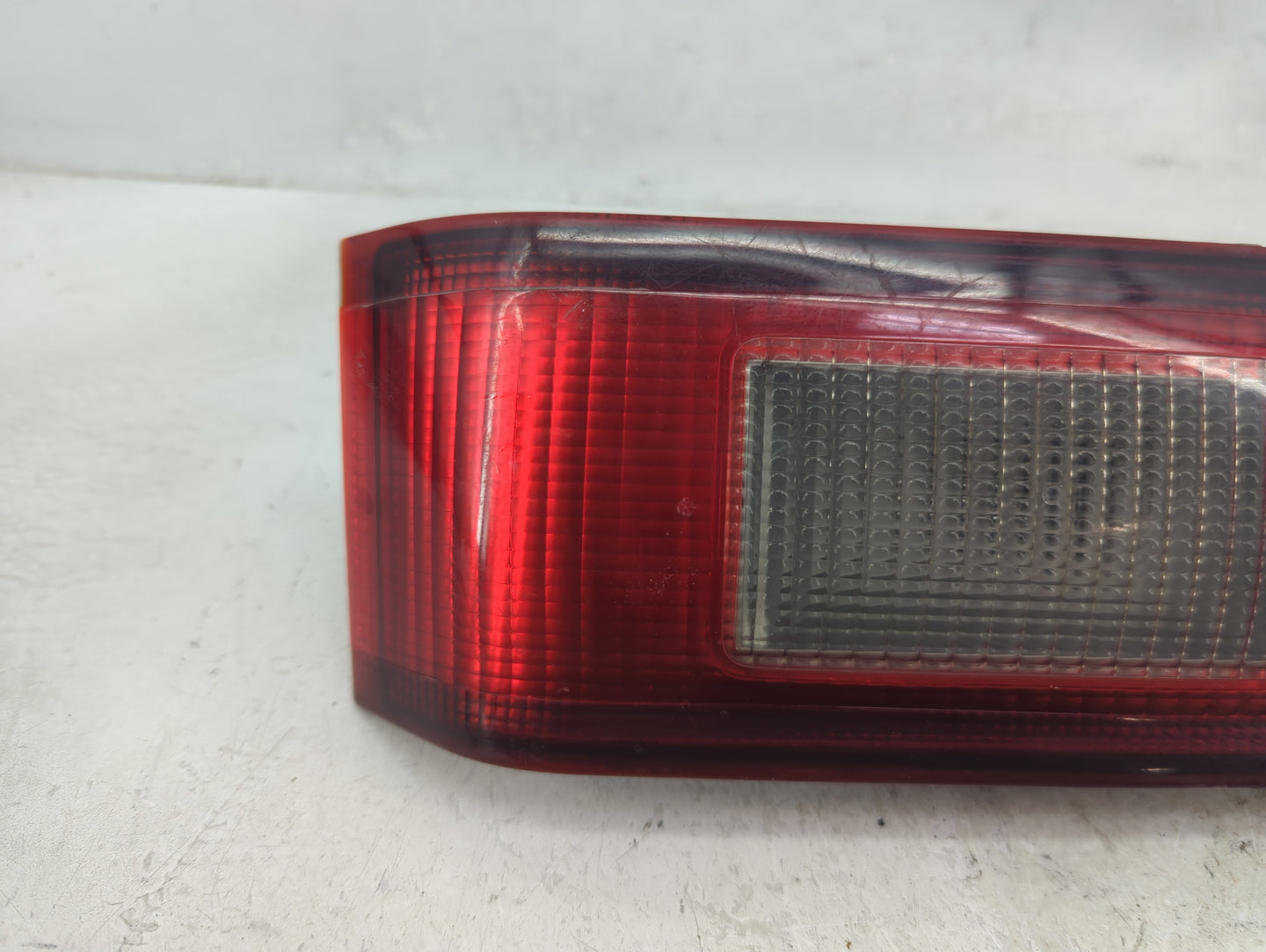 1997-1999 Toyota Camry Tail Light Assembly Driver Left OEM P/N:81680-AA020 Fits Fits 1997 1998 1999 OEM Used Auto Parts - Oe