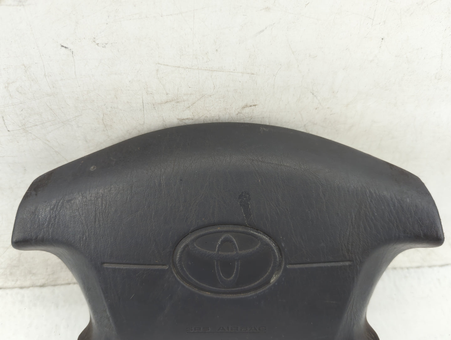 1998-1999 Toyota Camry Air Bag Driver Left Steering Wheel Mounted Fits Fits 1998 1999 OEM Used Auto Parts - Oemusedautoparts