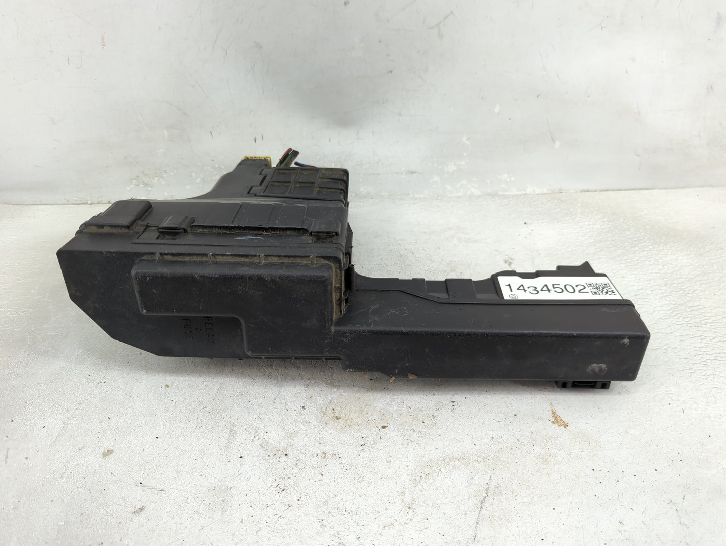 1999 Toyota Camry Fusebox Fuse Box Panel Relay Module P/N:060499 Fits OEM Used Auto Parts - Oemusedautoparts1.com
