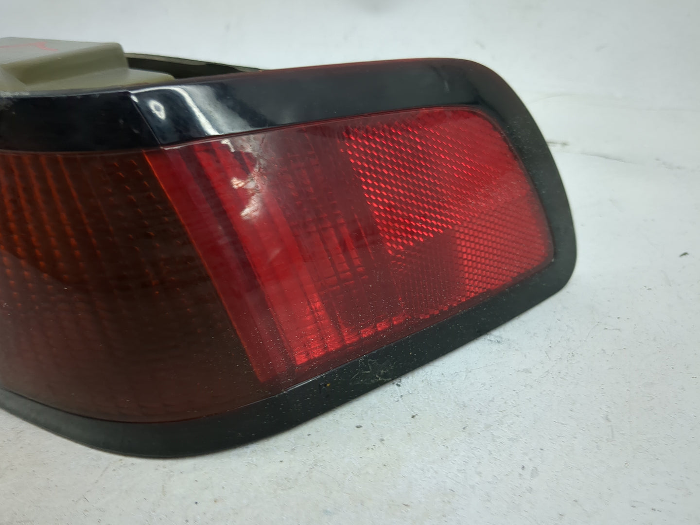 1997-1999 Toyota Camry Tail Light Assembly Passenger Right OEM P/N:5130909 Fits Fits 1997 1998 1999 OEM Used Auto Parts - Oe