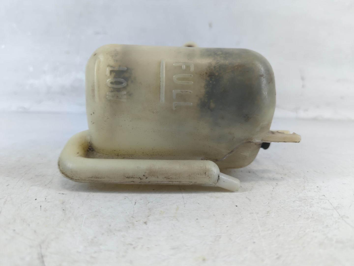 1997-2000 Toyota Camry Radiator Coolant Overflow Expansion Tank Bottle 924588 - Oemusedautoparts1.com