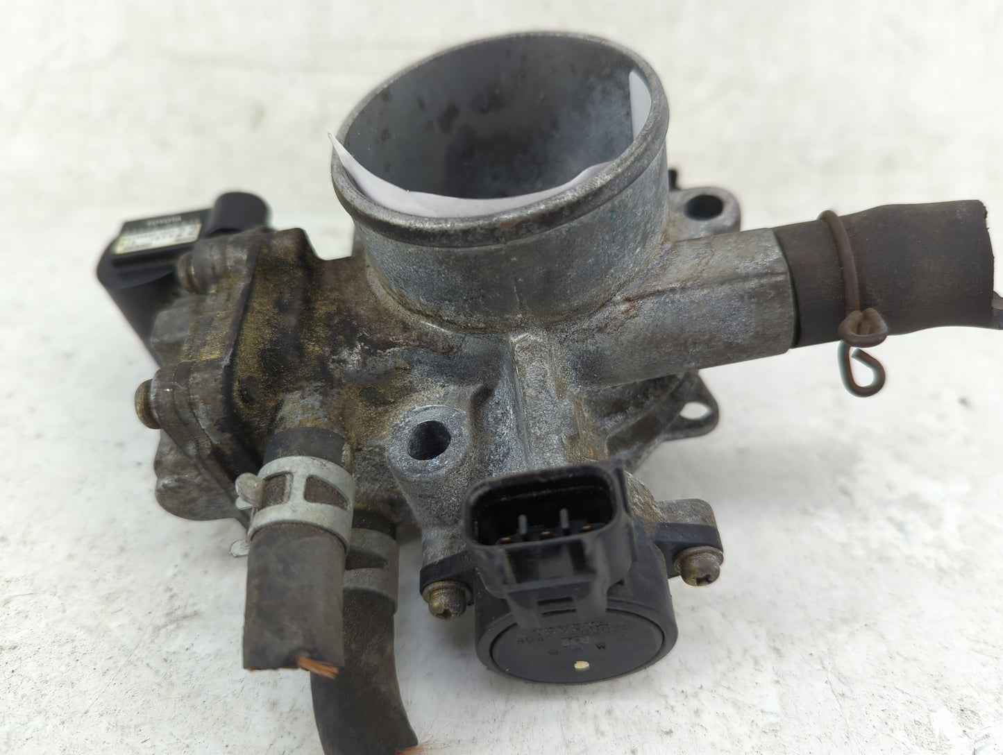 1998-1999 Toyota Corolla Throttle Body Fits Fits 1998 1999 OEM Used Auto Parts - Oemusedautoparts1.com