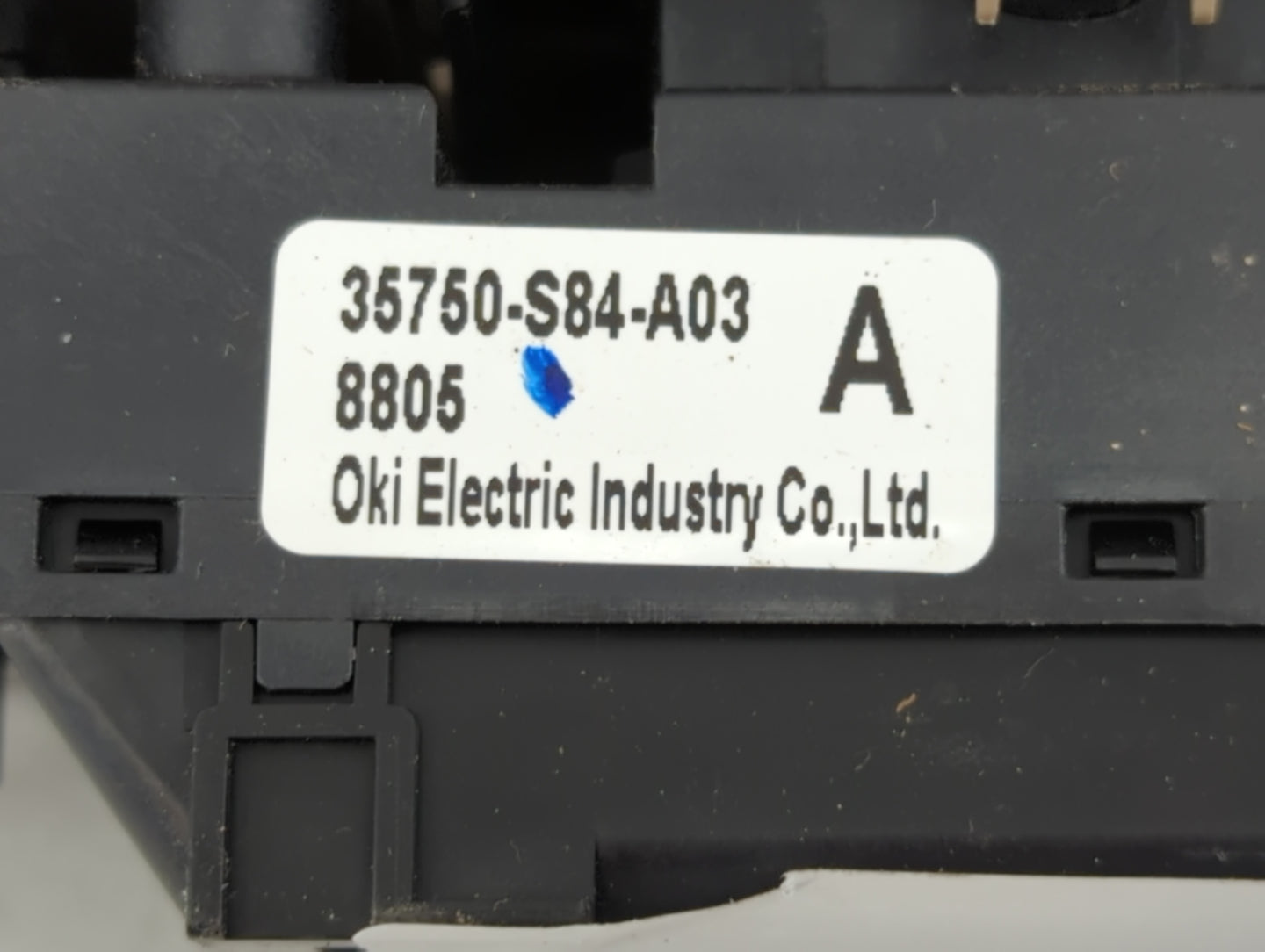 1998-2002 Toyota Corolla Passenger Right Power Window Switch - Oemusedautoparts1.com
